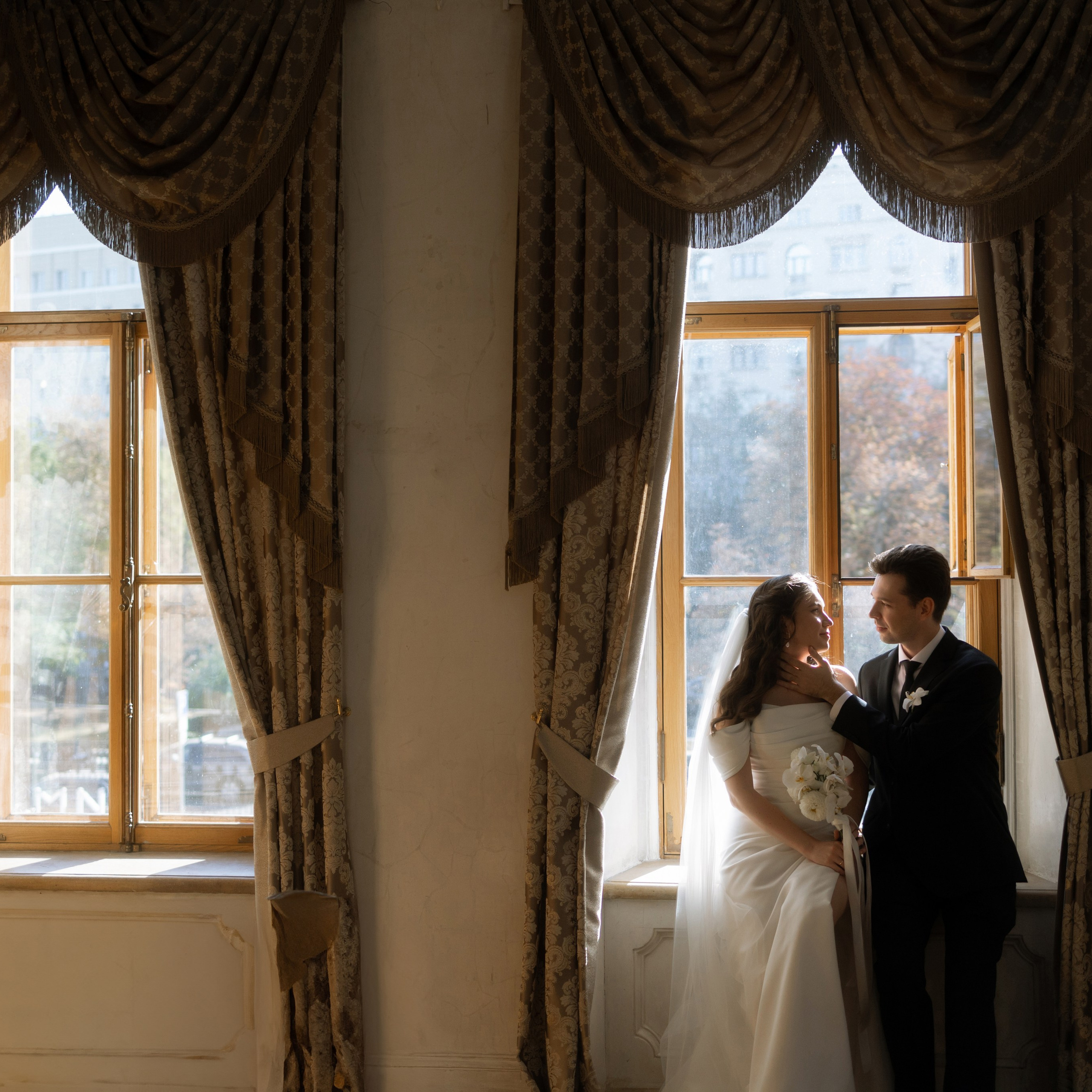 Регисрация брака в Пушкинской библиотеке и камерный свадебный ужин в кругу семьи в ресторане Ривьера. Свадебный фотограф Москва Москвовская область Санкт-Петербург