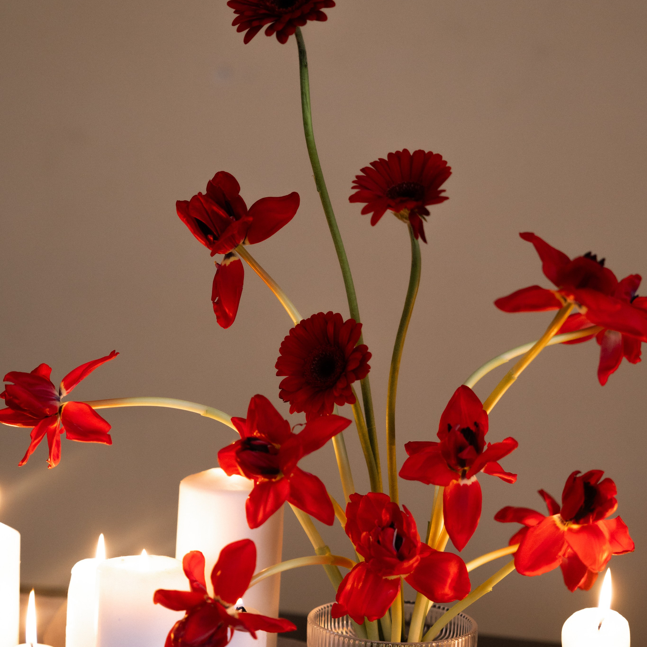 Свадебная фотосессия 14 февраля в студии вместо отеля. Свадебный фотограф Москва Москвовская область Санкт-Петербург