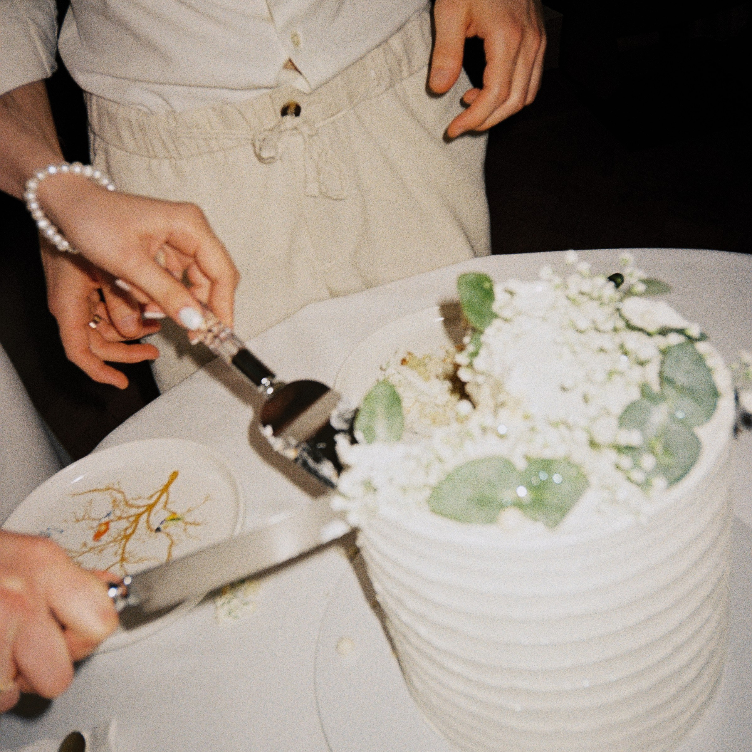 Свадебная фотосессия с банкетом Москва 21kult винтажная свадьба. Свадебный фотограф Москва Москвовская область Санкт-Петербург