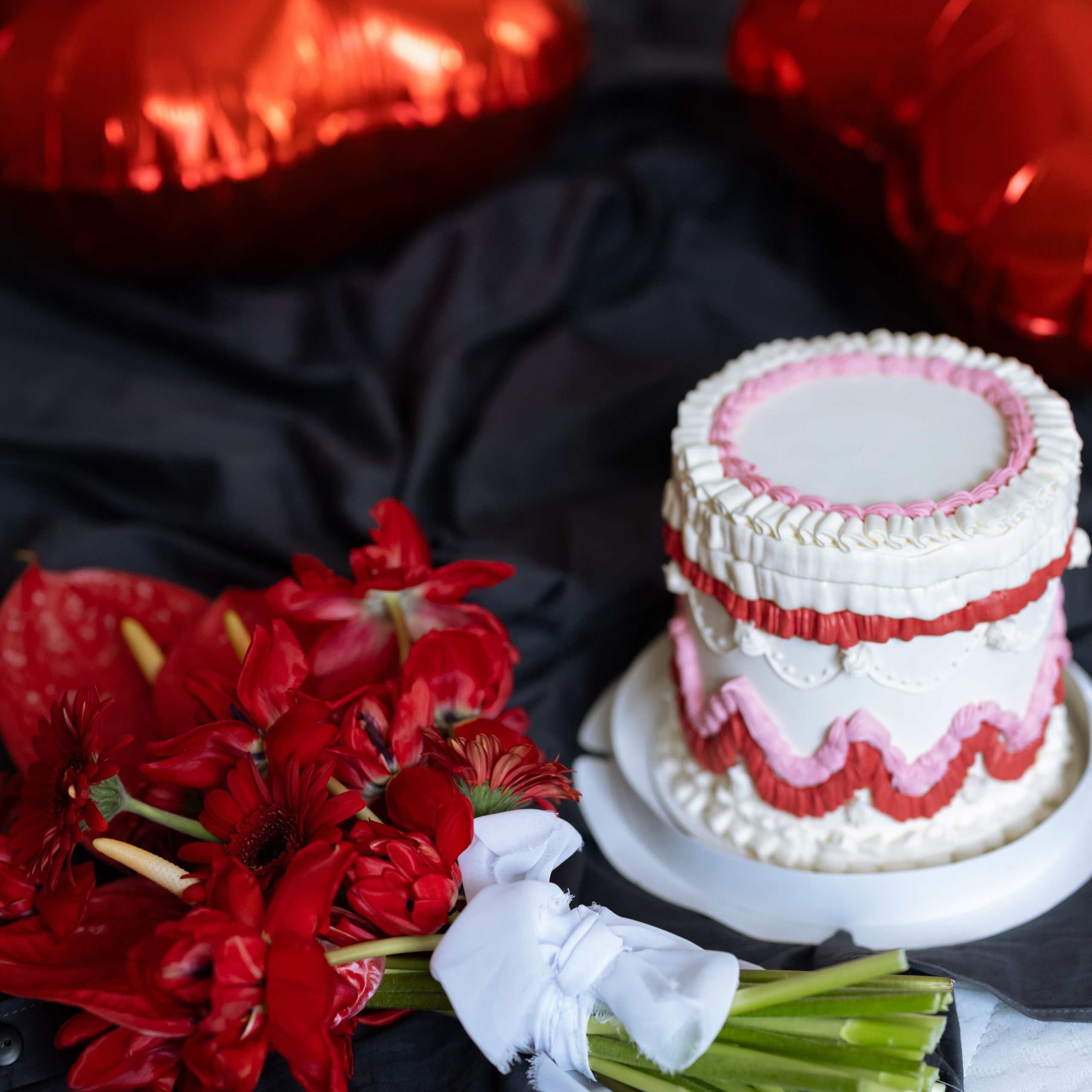 Свадебная фотосессия 14 февраля в студии вместо отеля. Свадебный фотограф Москва Москвовская область Санкт-Петербург