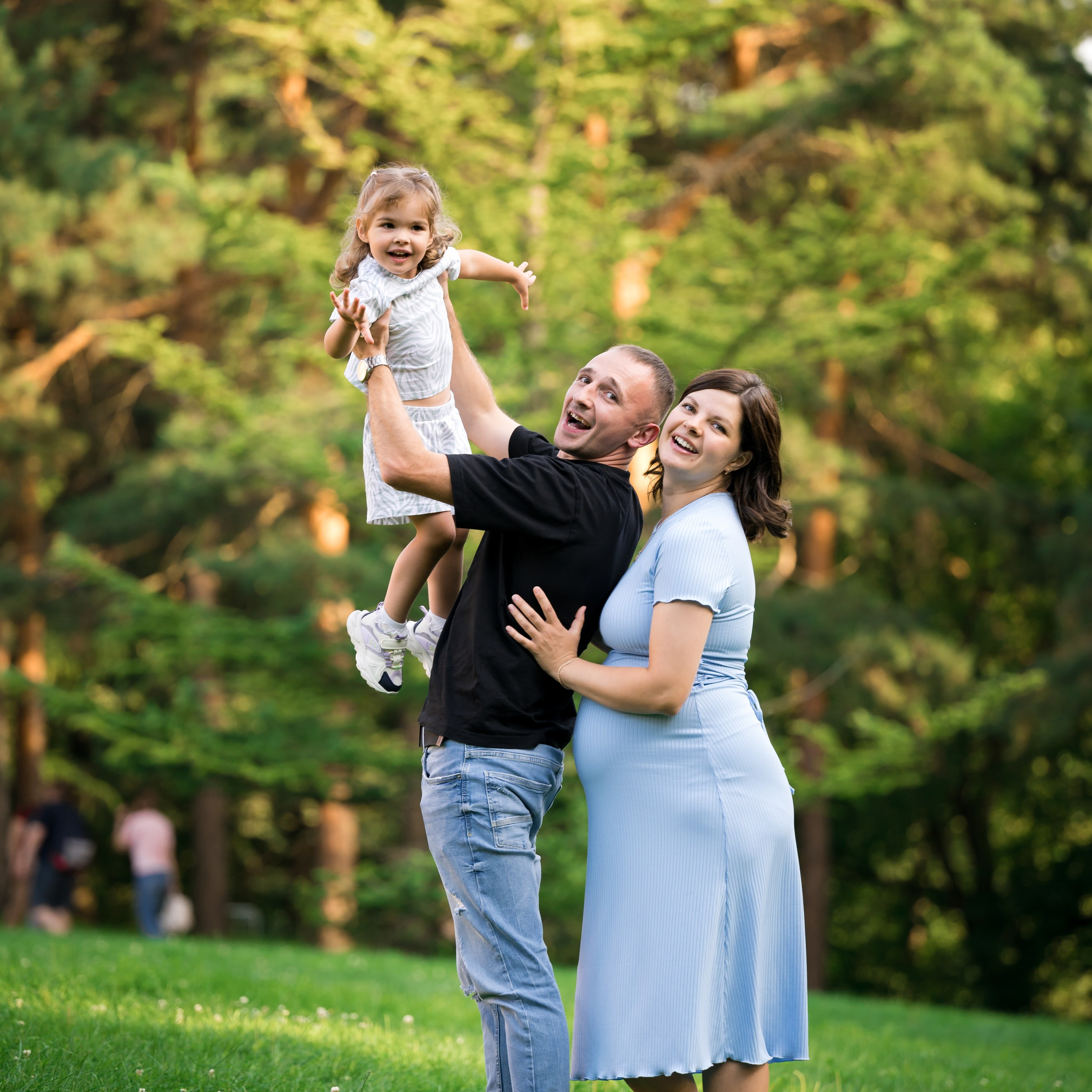 Лёша, Света, Женя +1