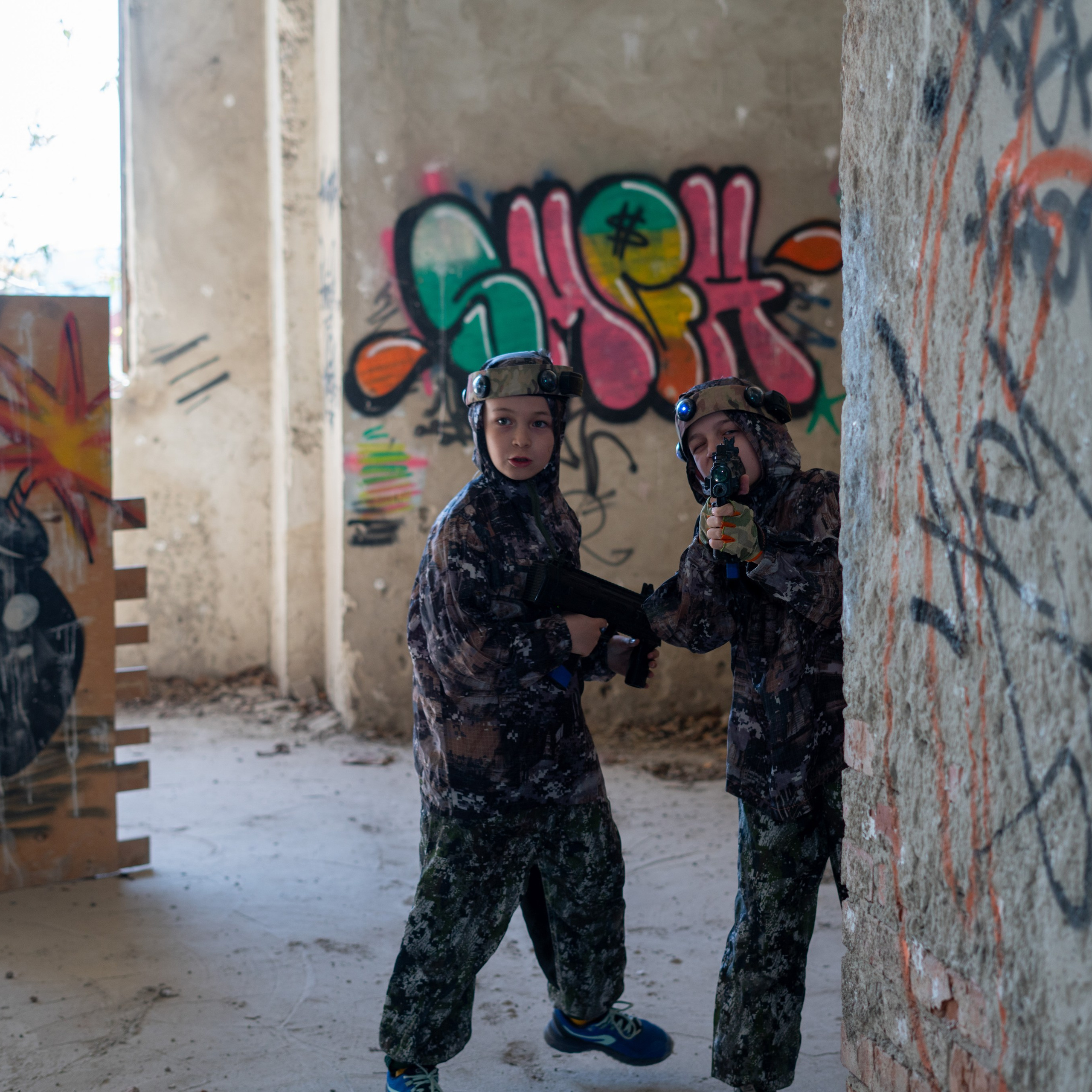 Лазертаг, Косте 10 лет. Главная