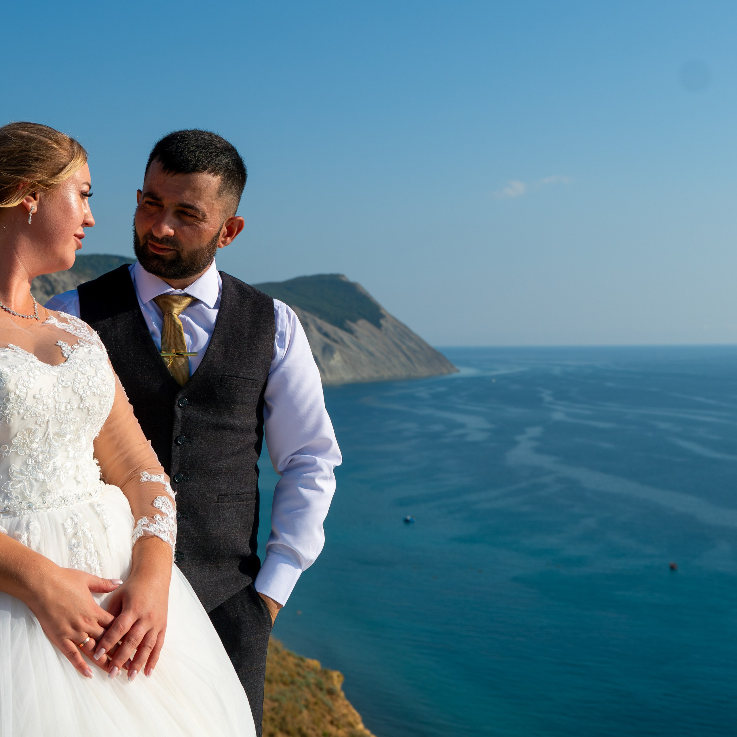 Создание семьи Рустама и Алины. Главная