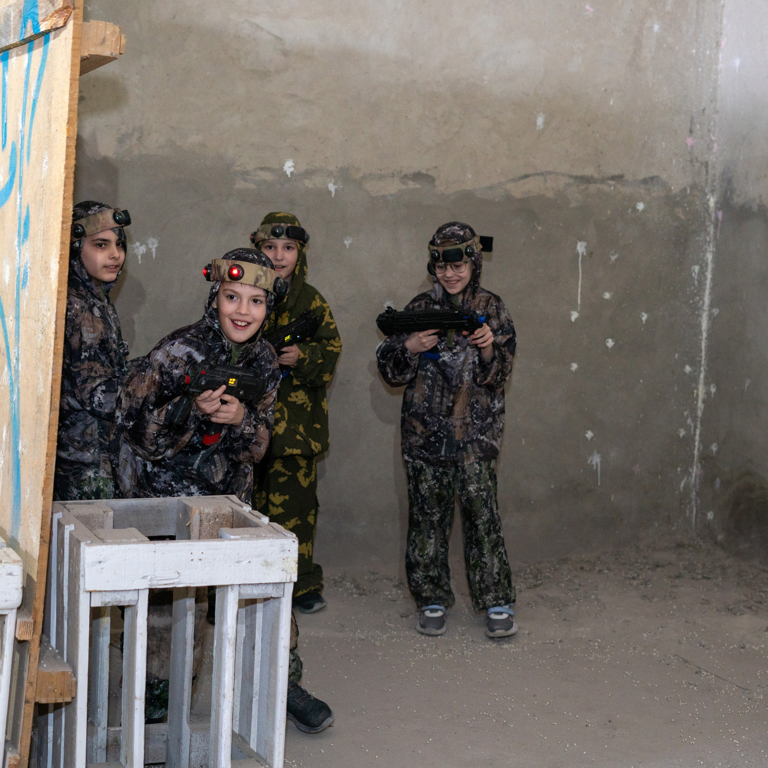 Лазертаг, Косте 10 лет. Главная