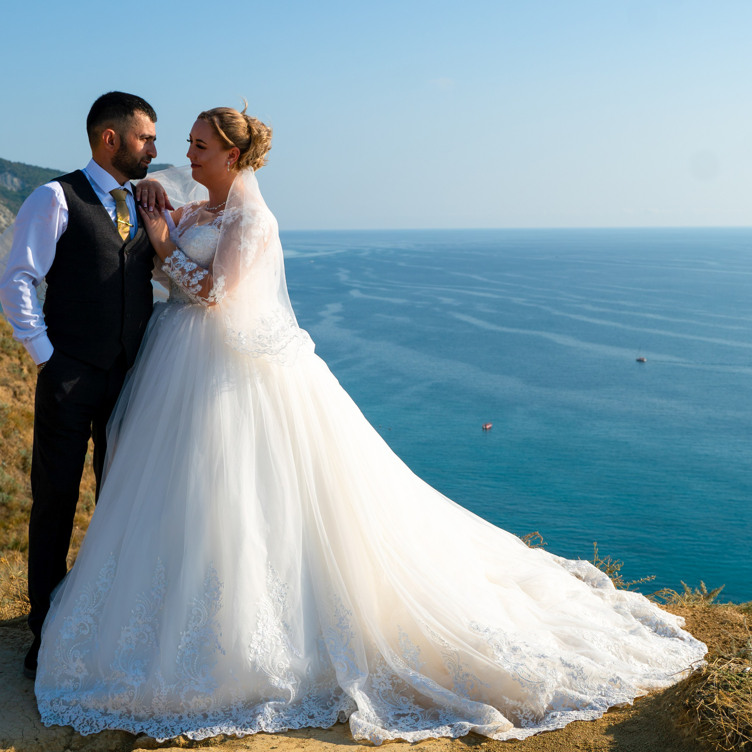 Создание семьи Рустама и Алины. Главная