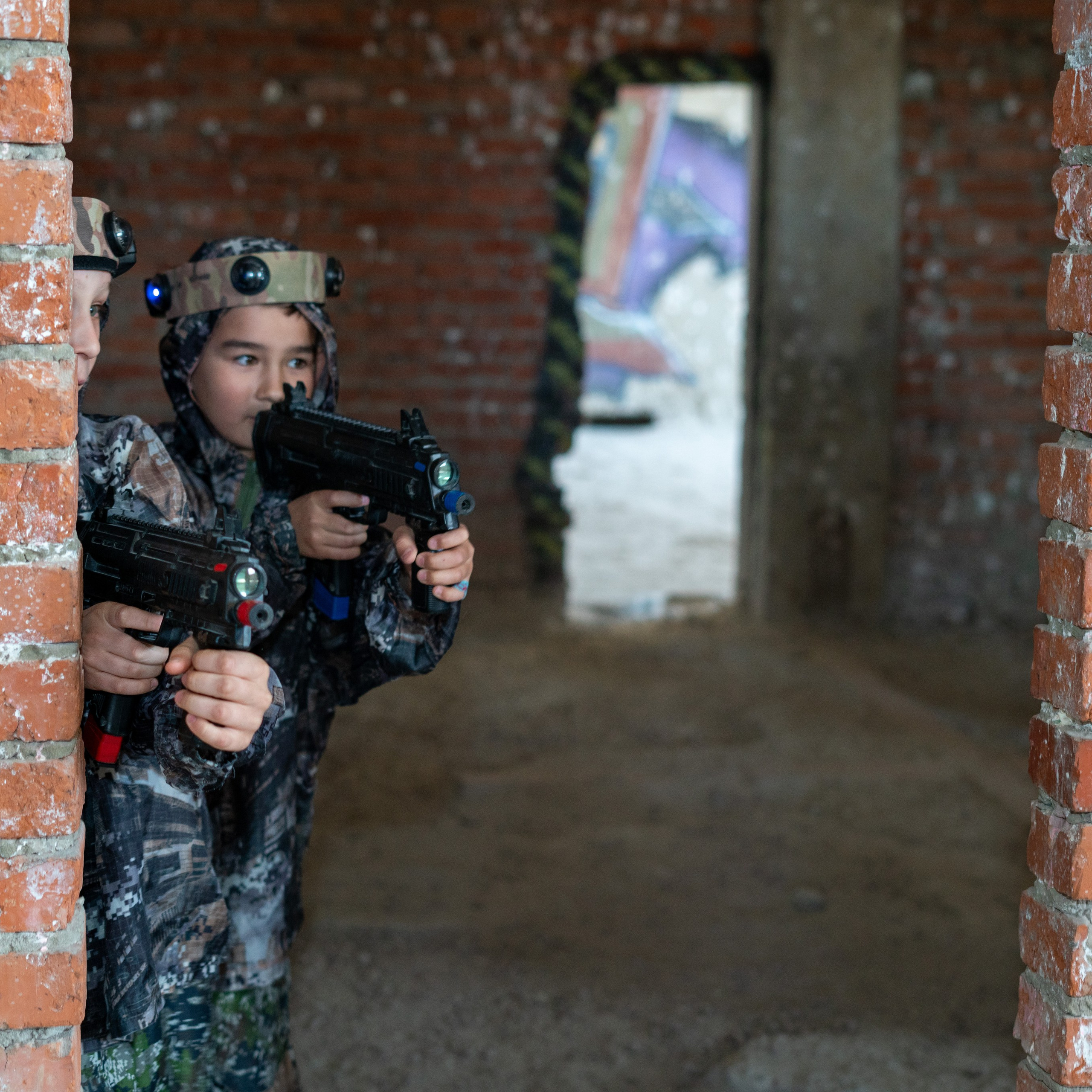 Лазертаг, Косте 10 лет. Главная