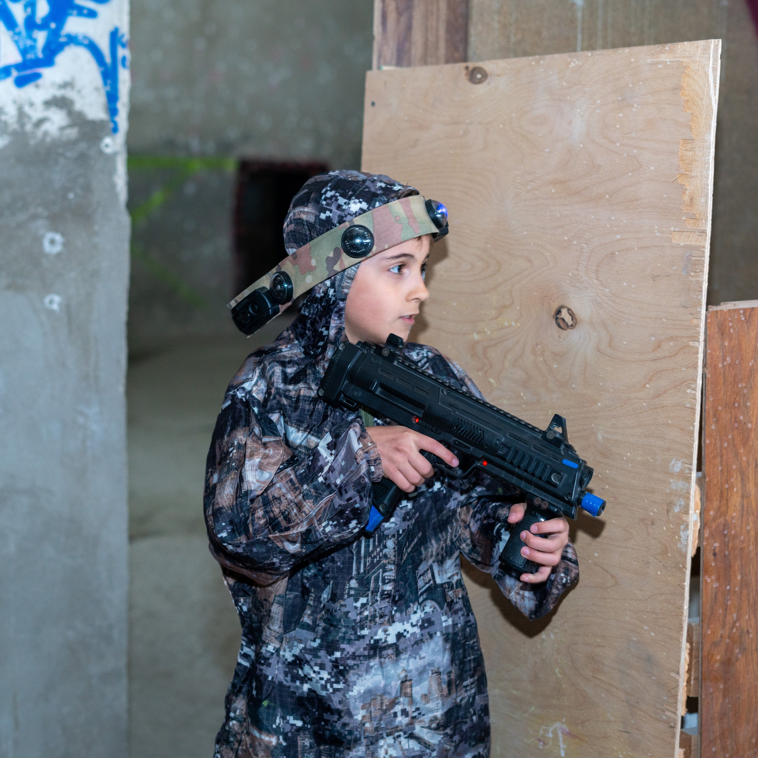 Лазертаг, Косте 10 лет. Главная