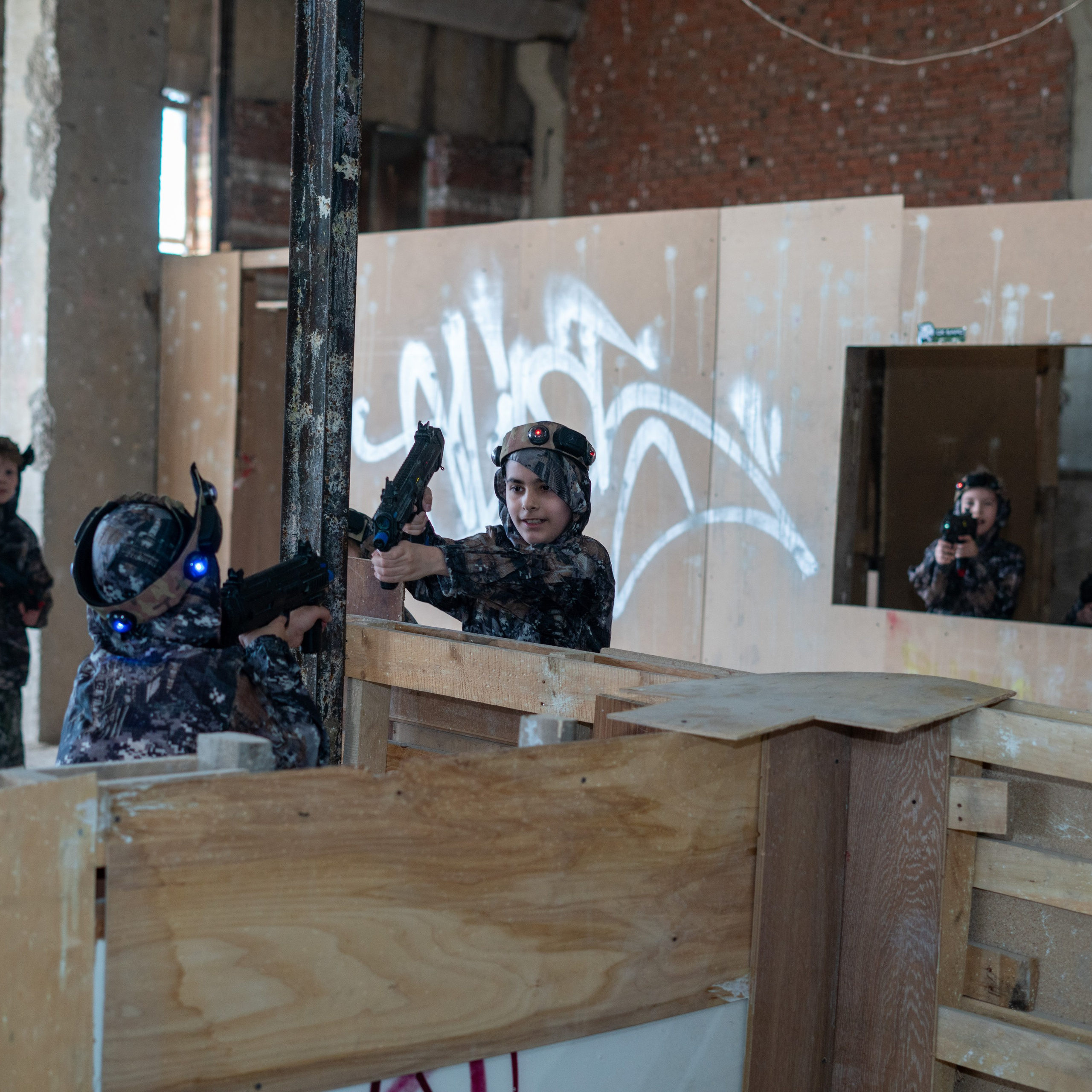 Лазертаг, Косте 10 лет. Главная