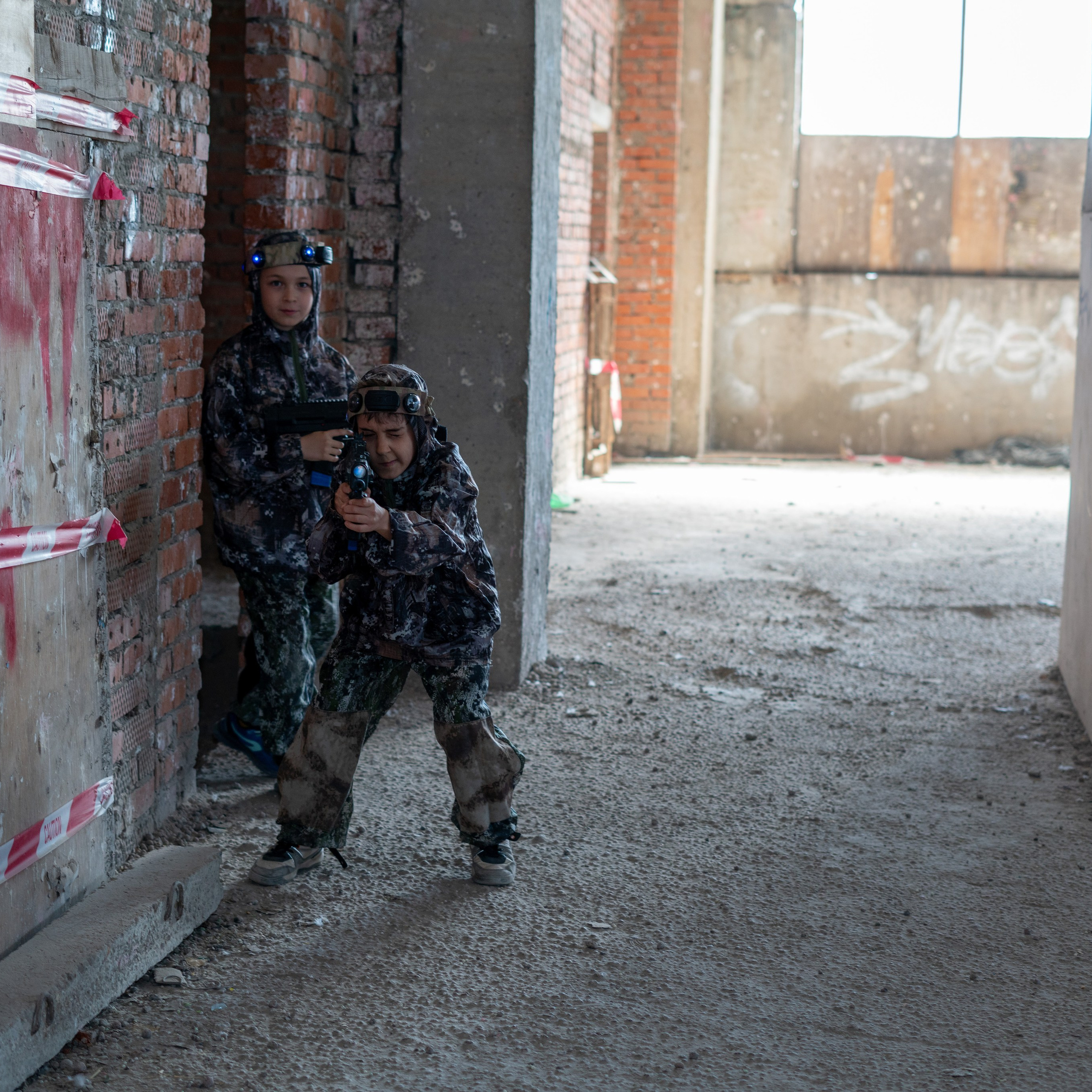 Лазертаг, Косте 10 лет. Главная