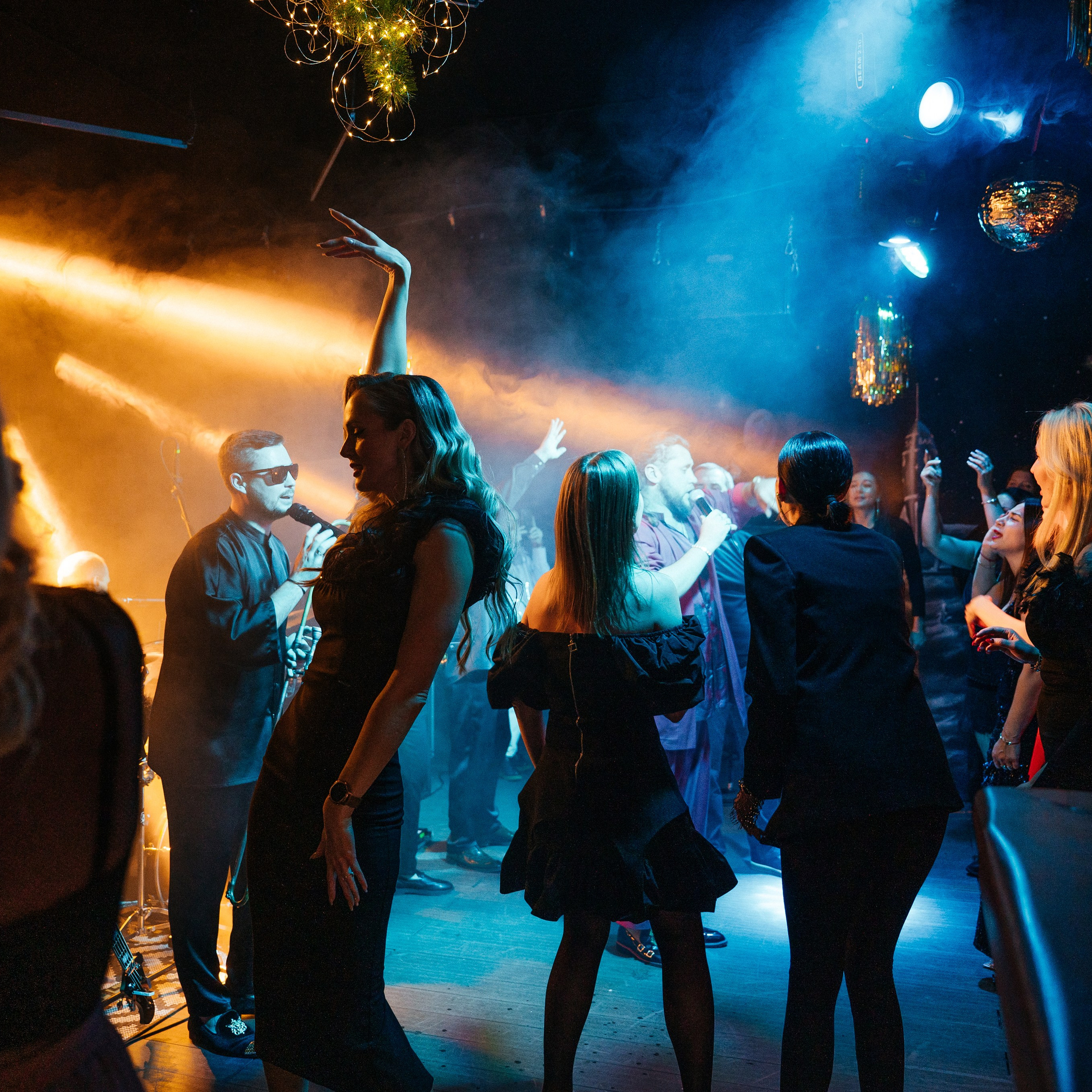 Светская Хроника