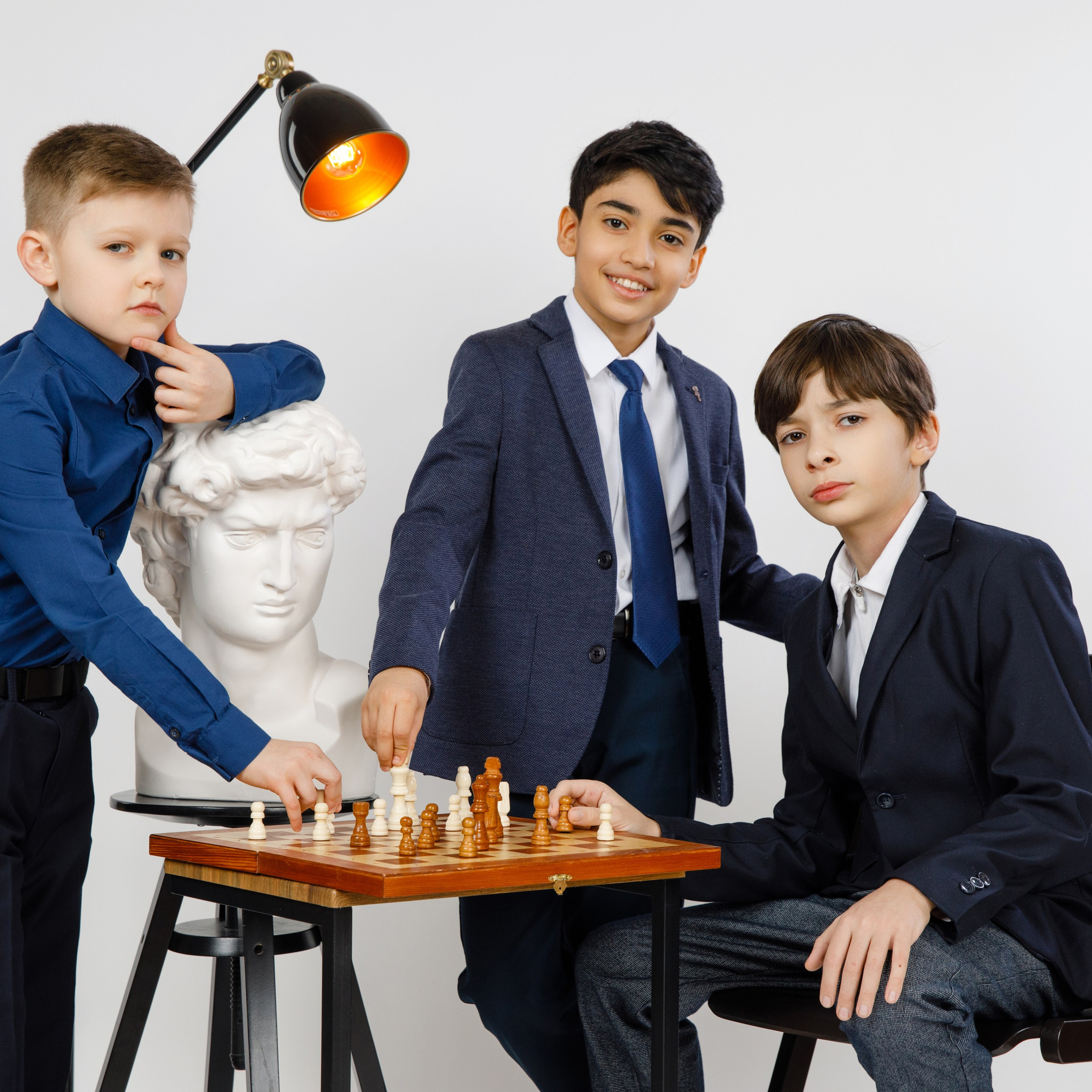 ДЛЯ 1-4 КЛАССОВ. Выпускные альбомы в Москве FOTOVMESTE