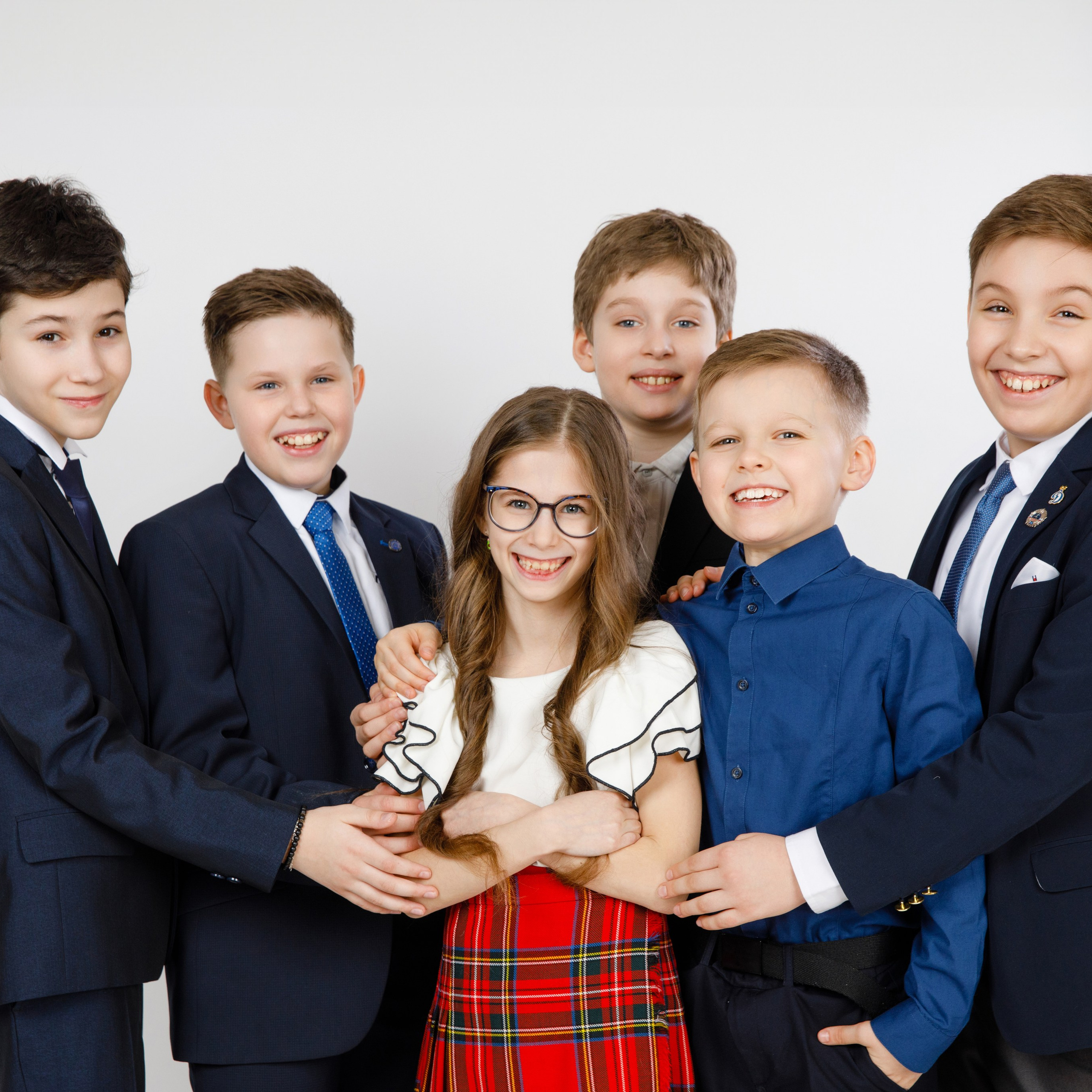 ДЛЯ 1-4 КЛАССОВ. Выпускные альбомы в Москве FOTOVMESTE