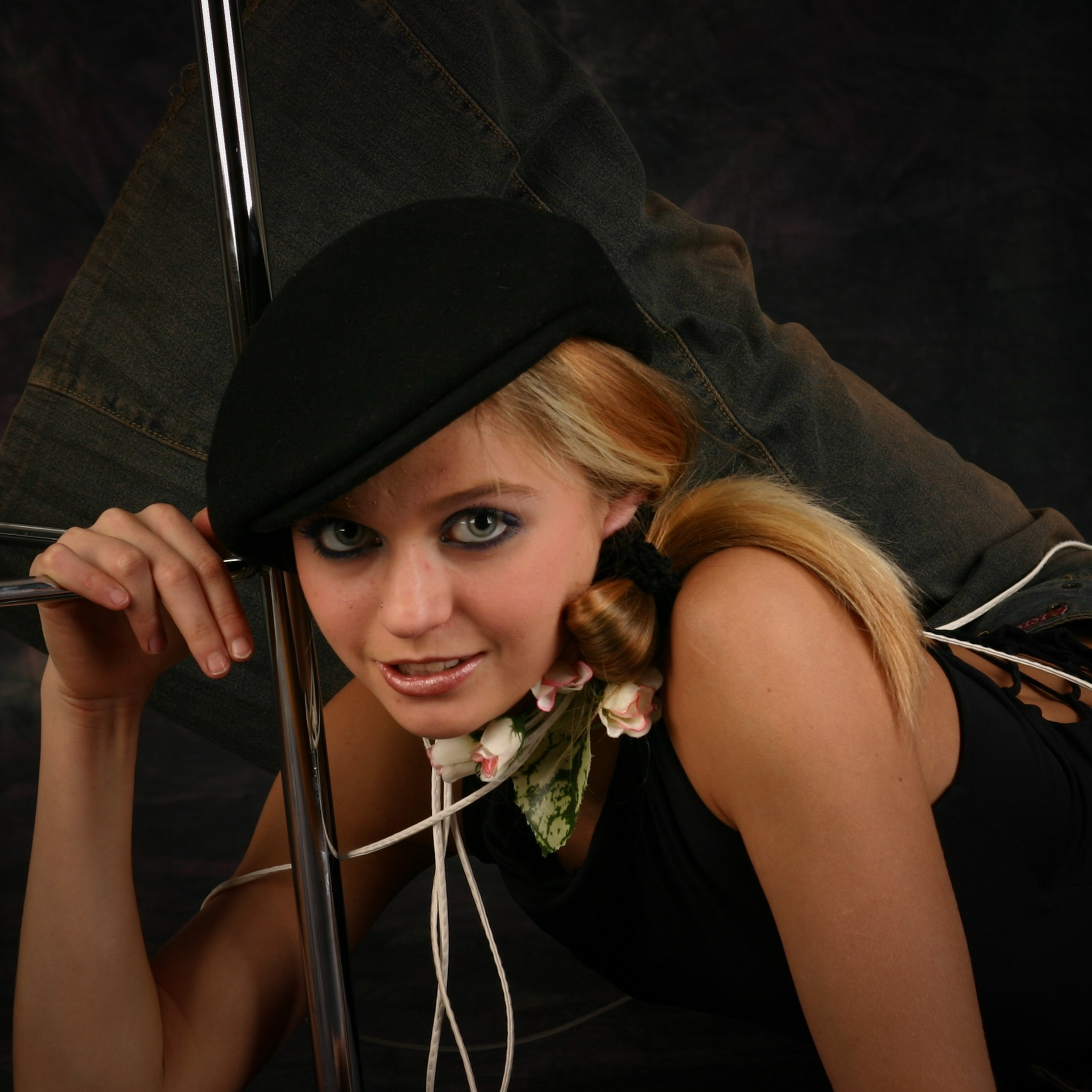 Гимнастка 001