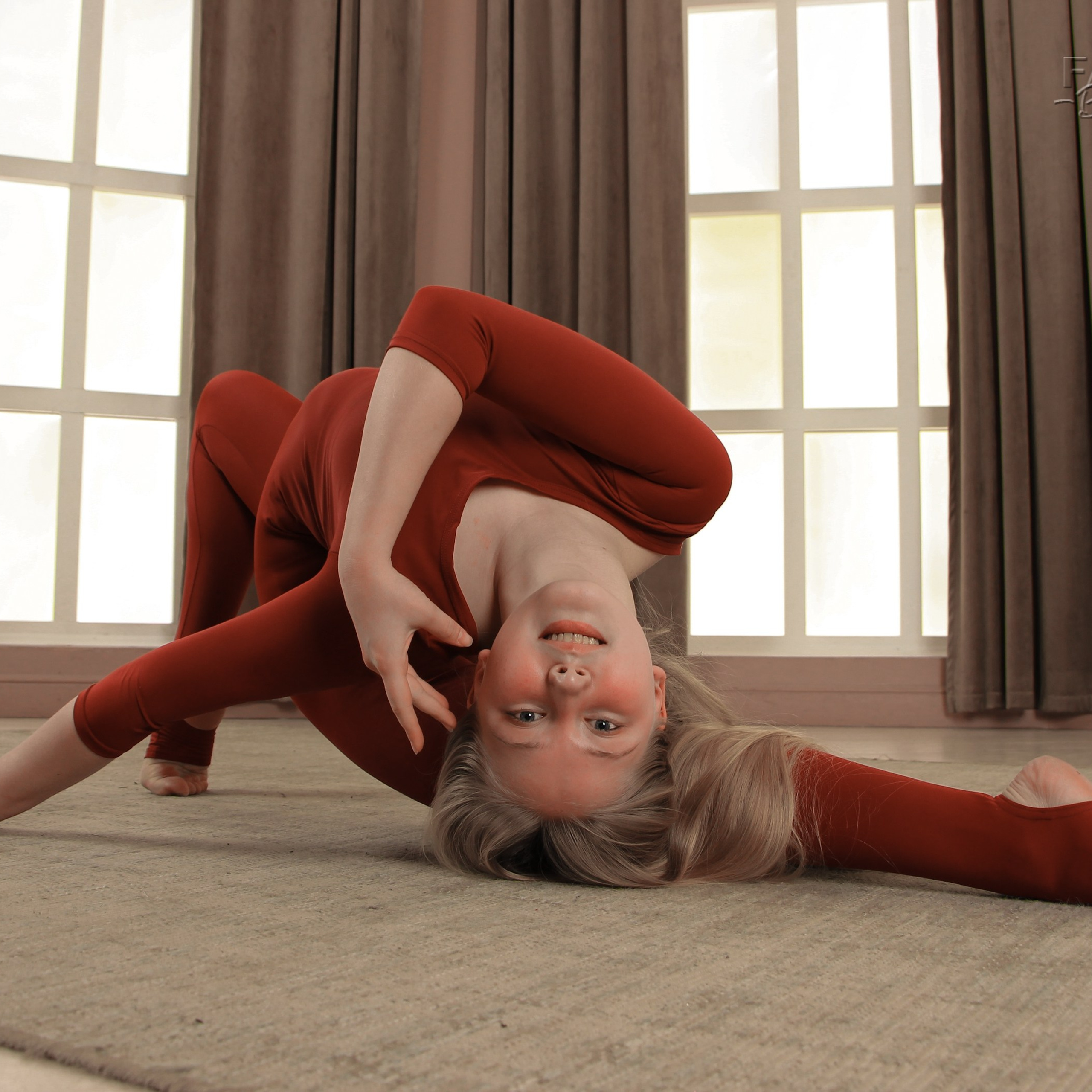 Цирковая 34. Fantastic-Bodies photo performance