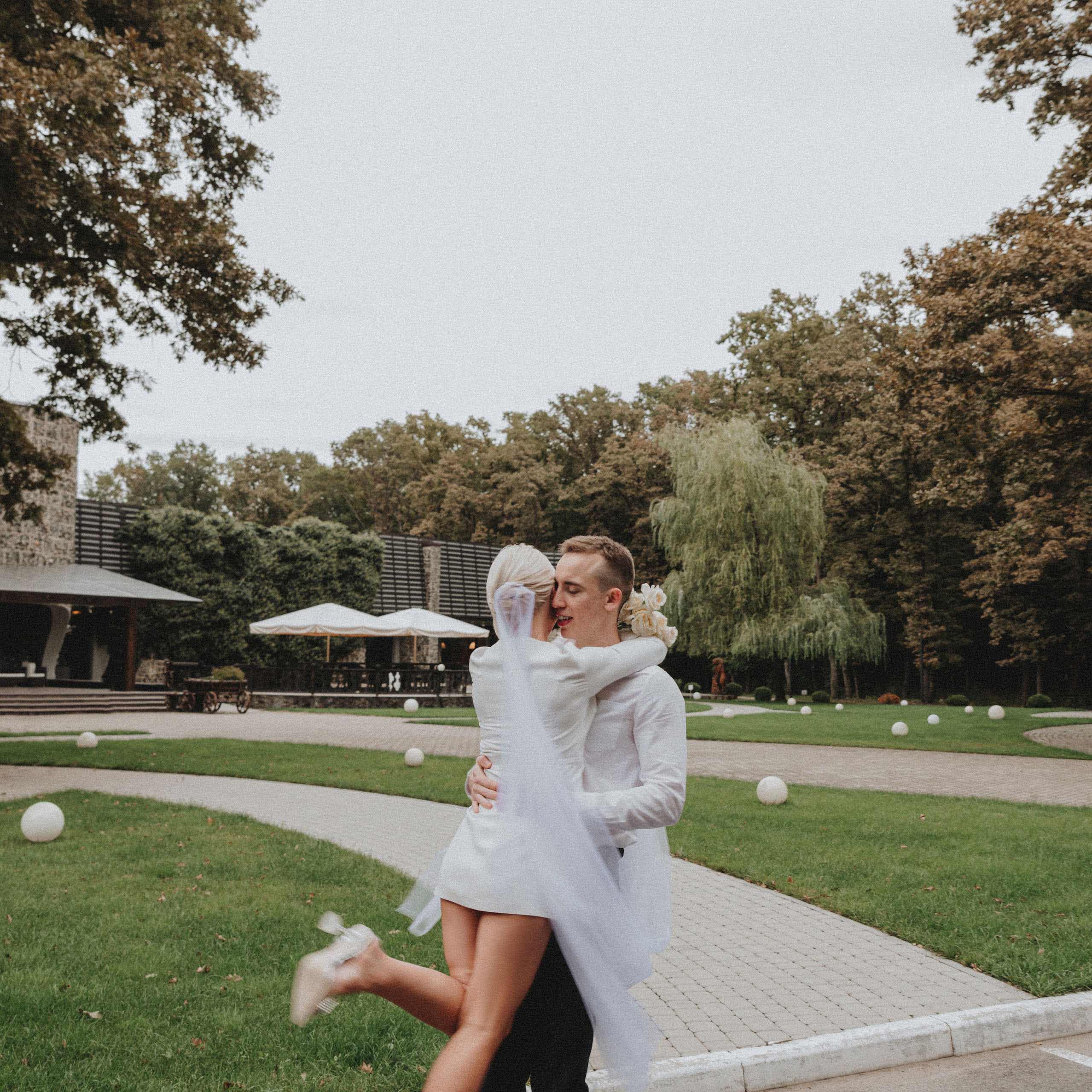 Вдаль унесённые ветром…. Свадебный фотограф в Краснодарском крае