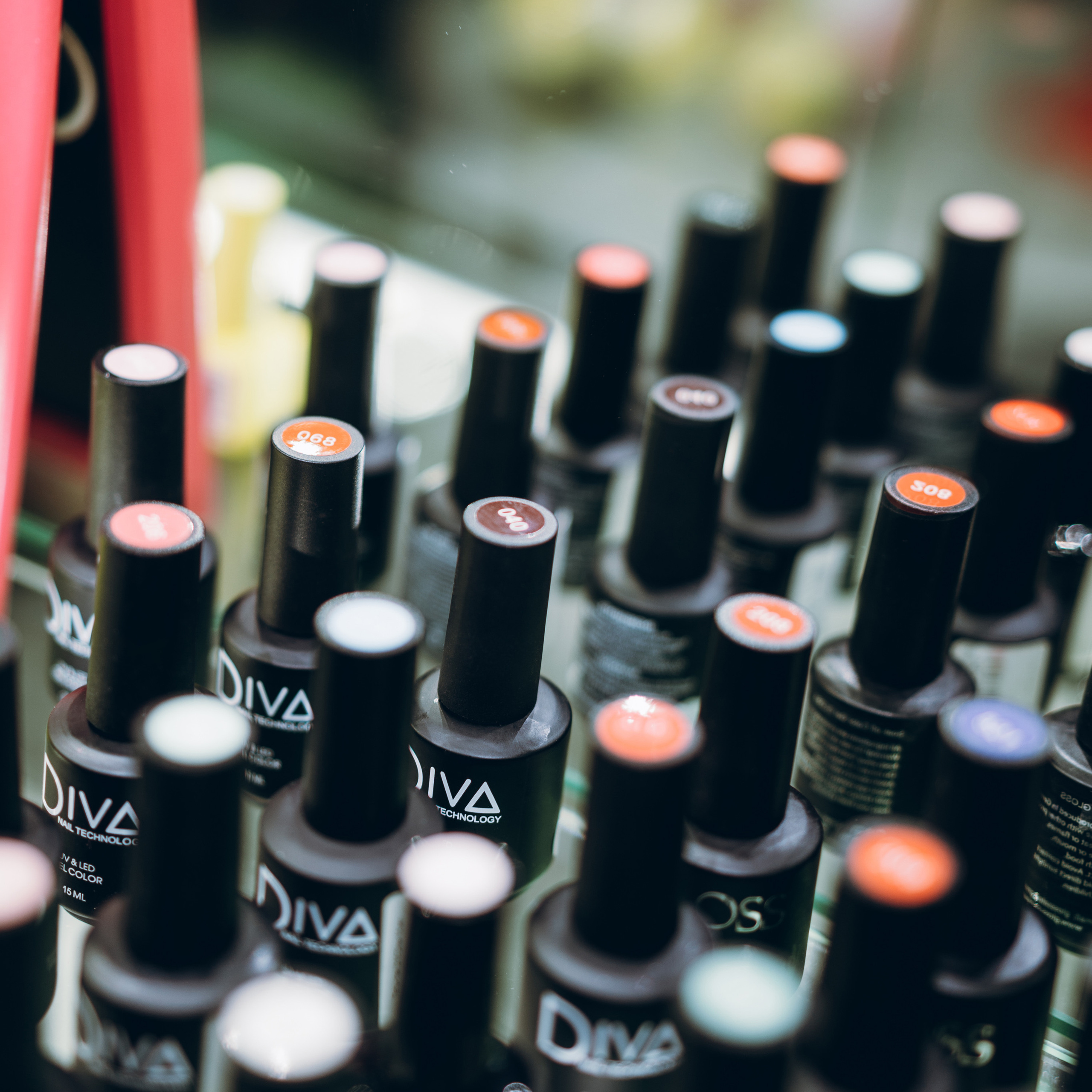 Для студии маникюра «ReFresh»