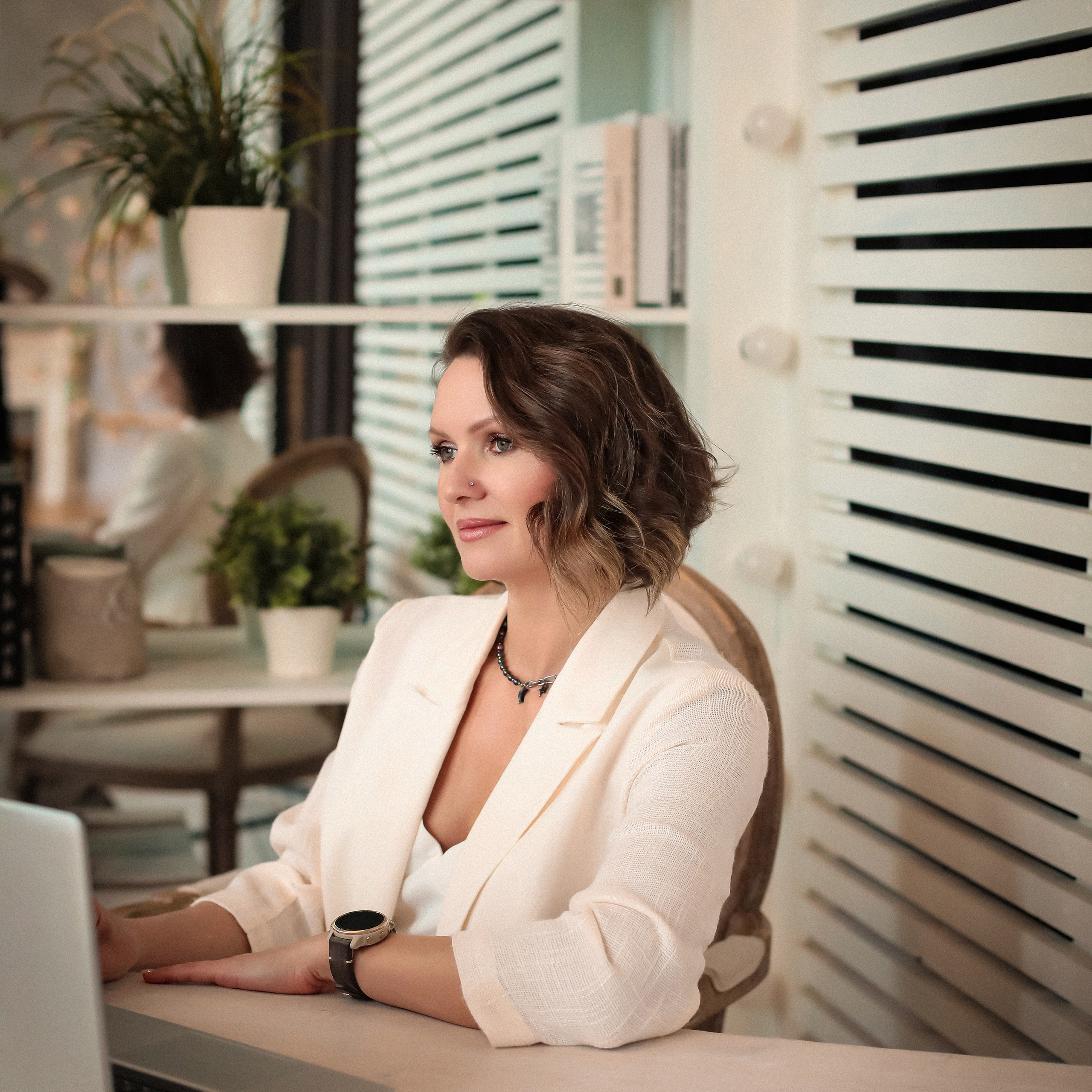 Елена руководитель бизнес направления