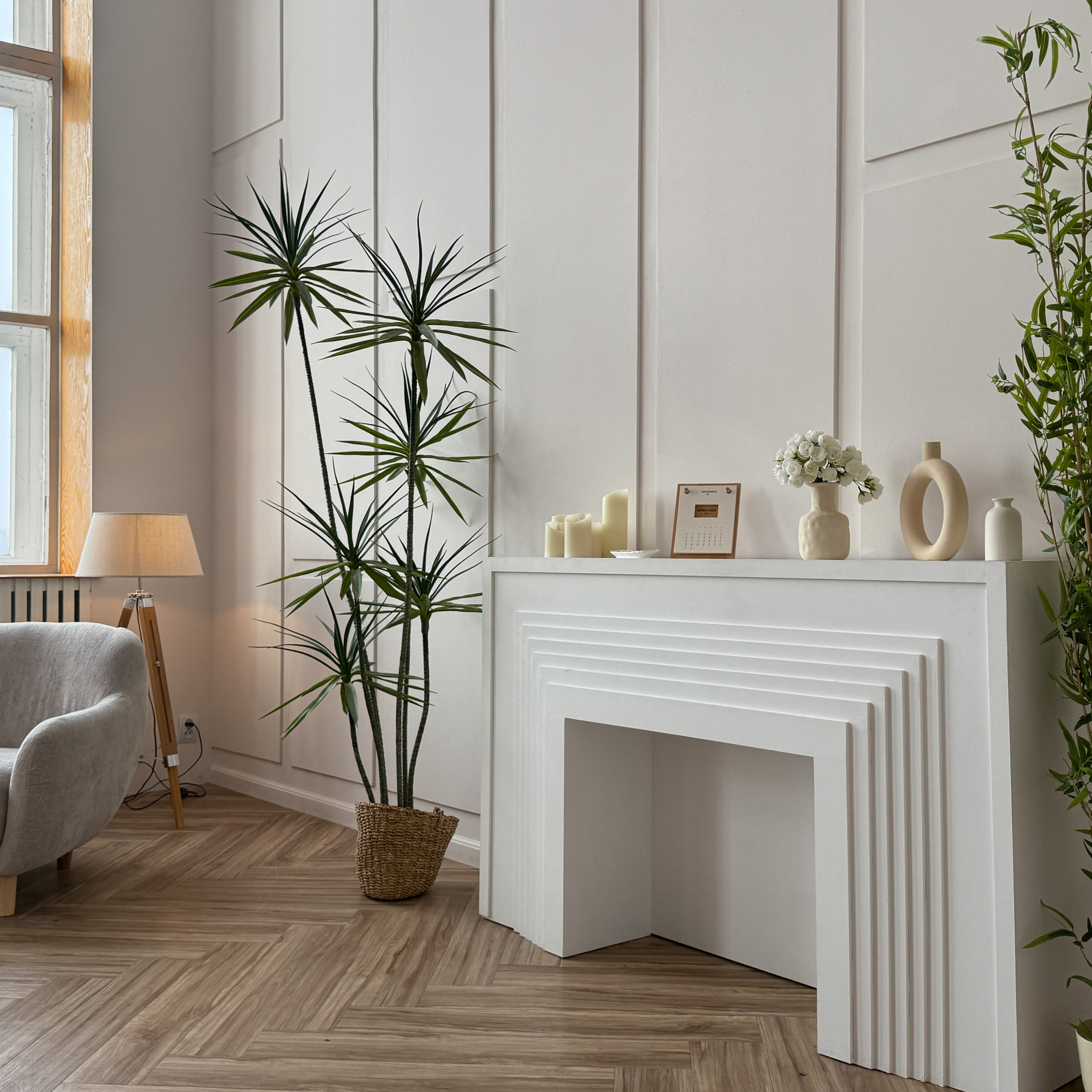 Белый (студия Ван Рум)