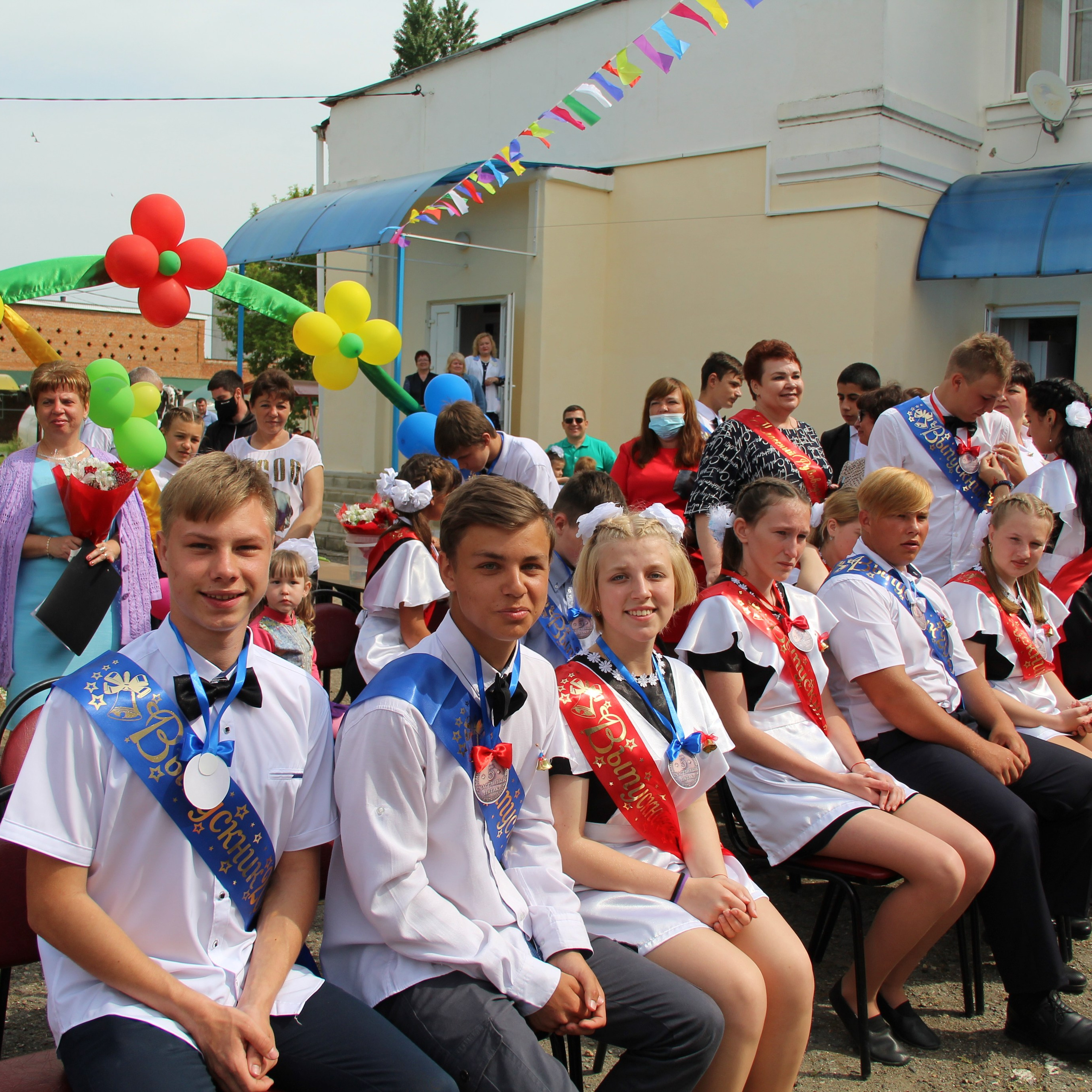 История первого альбома