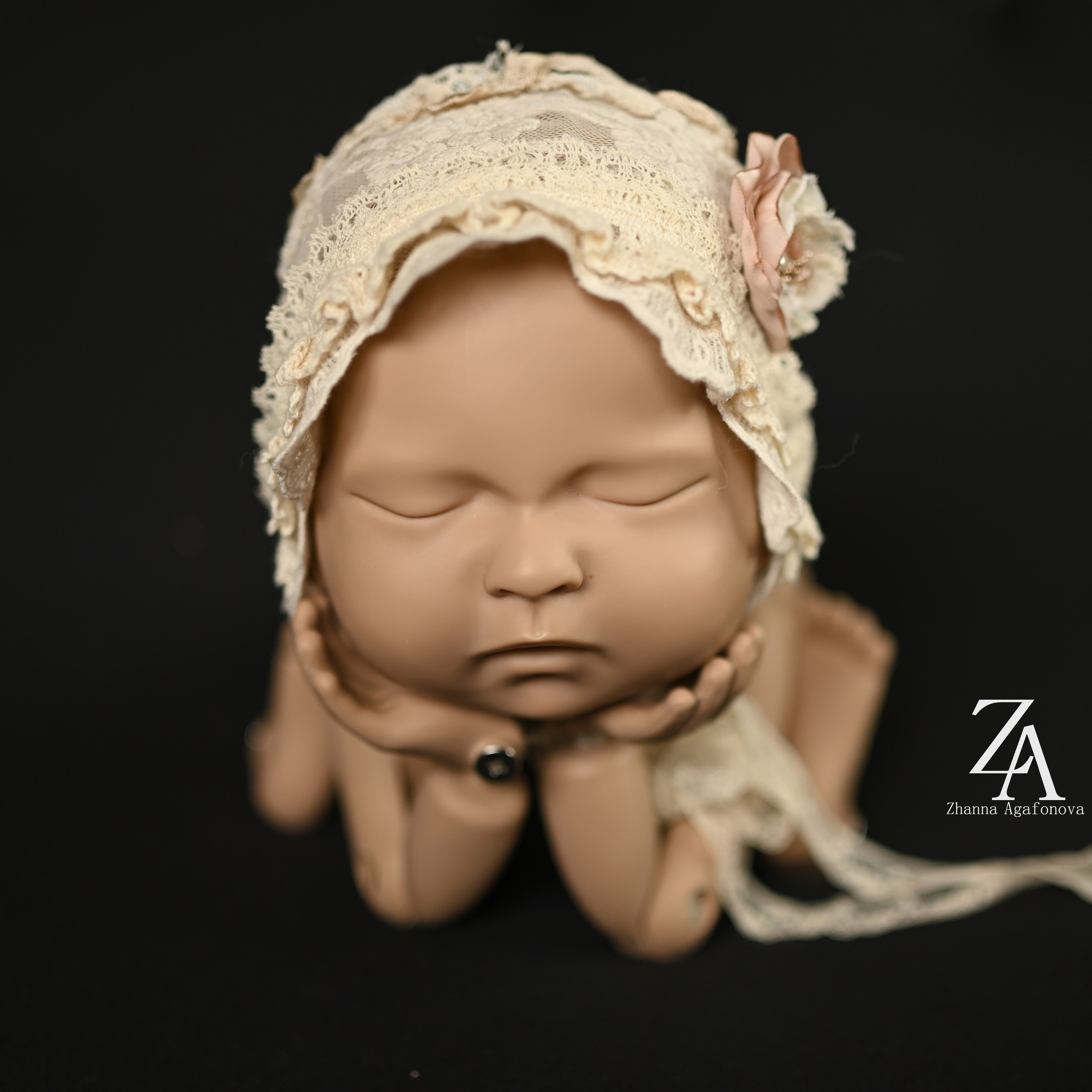 Образы на черном фоне