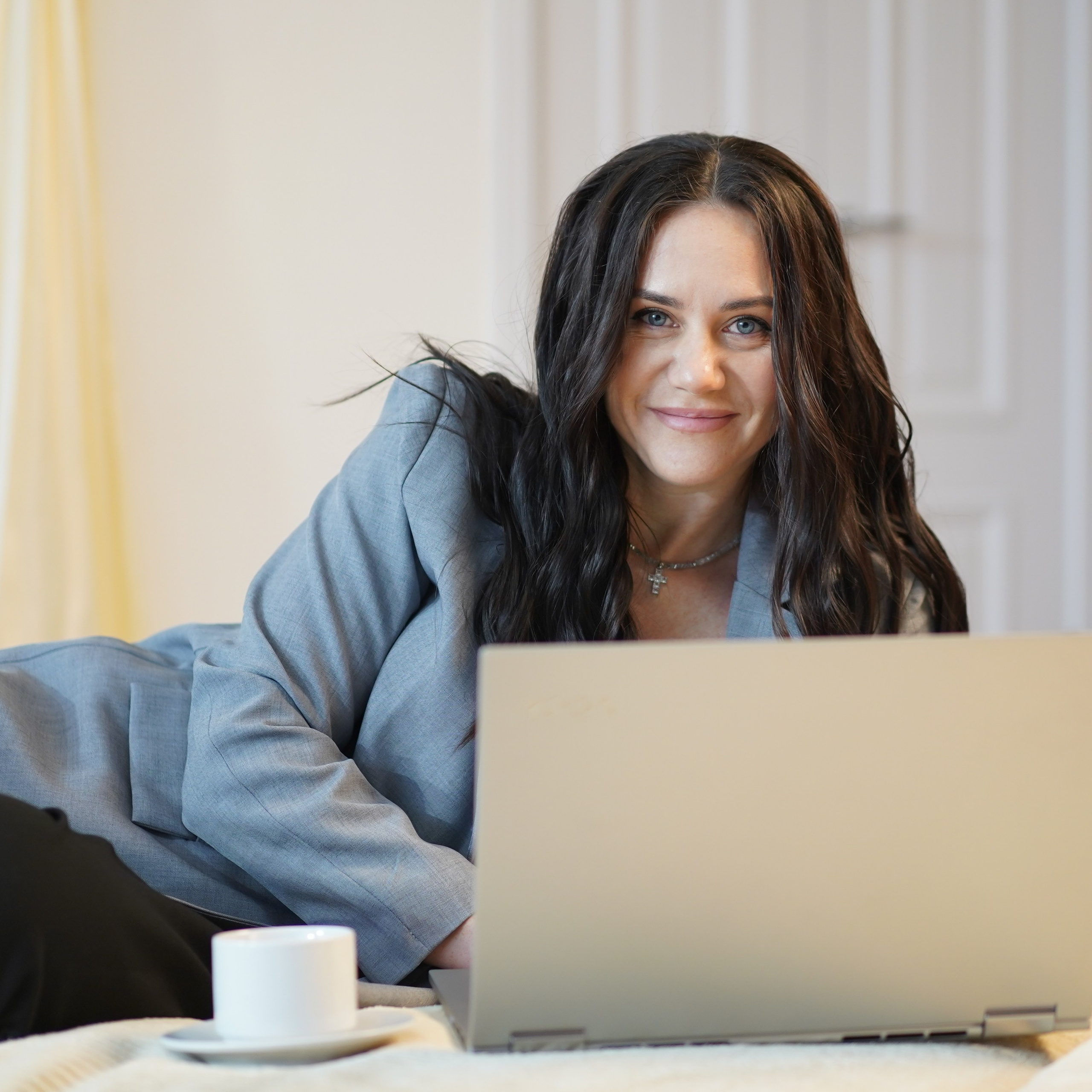 ДИЗАЙНЕР ЮЛИЯ