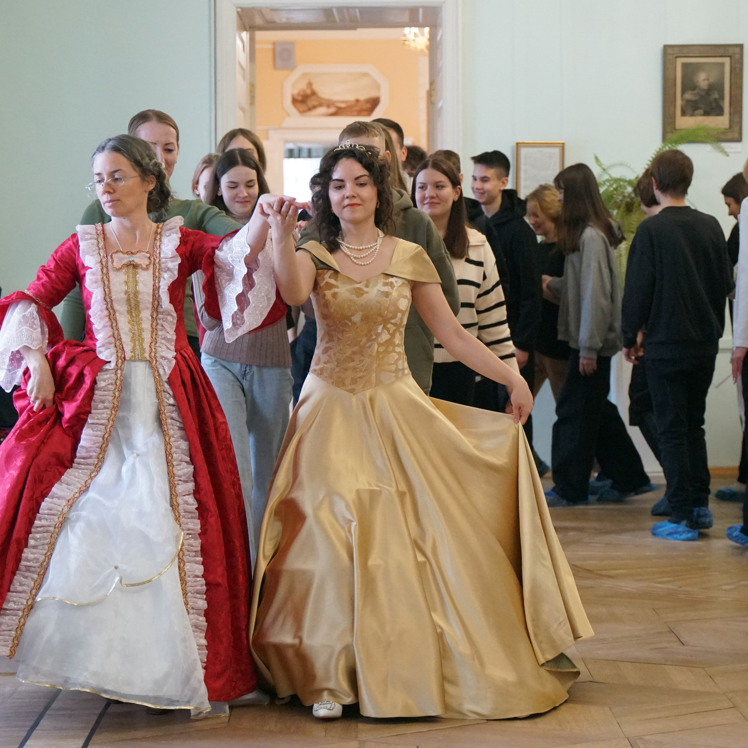 Экскурсия в усадьбу Полотный завод и на бумажную фабрику