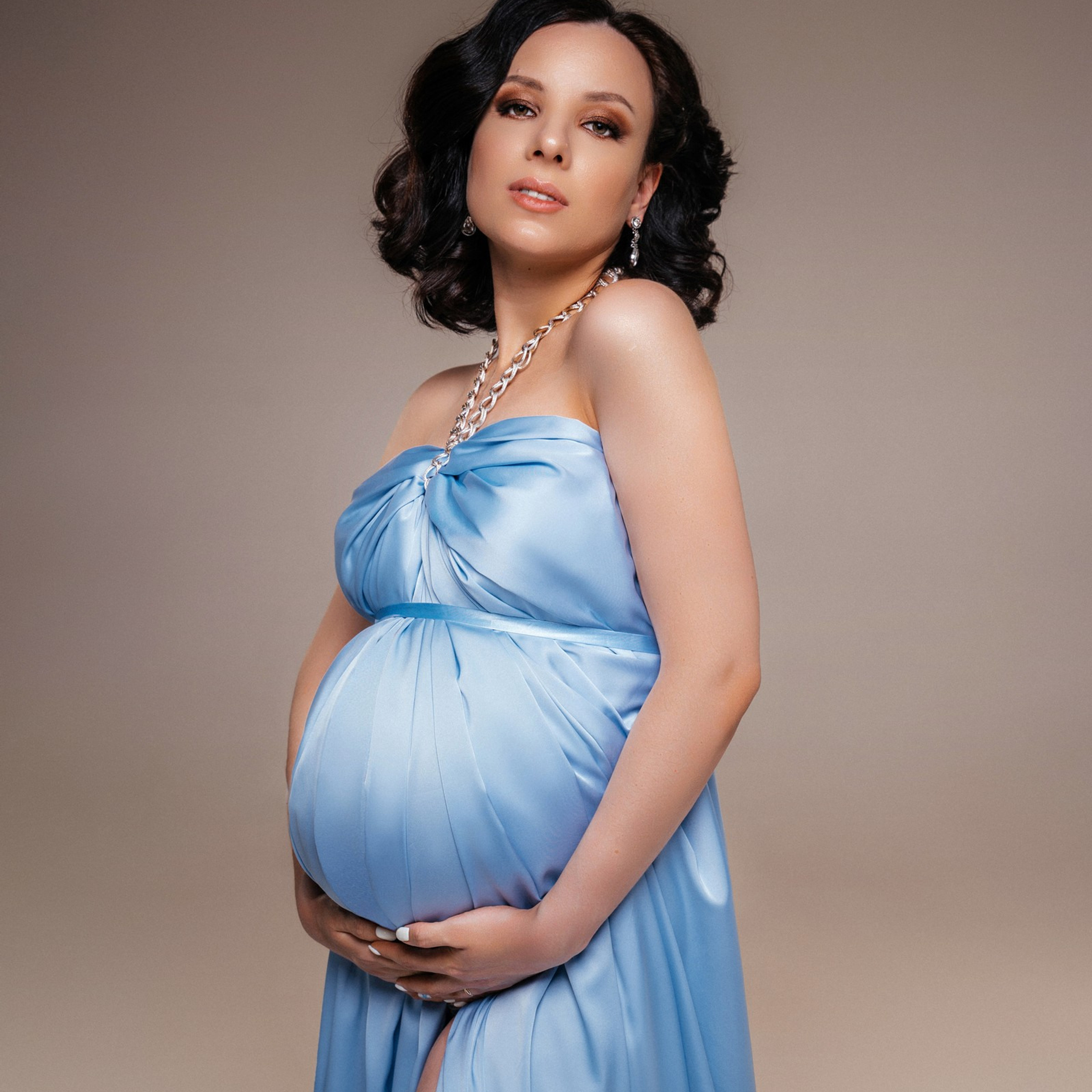 Фотосессия беременности в ткани