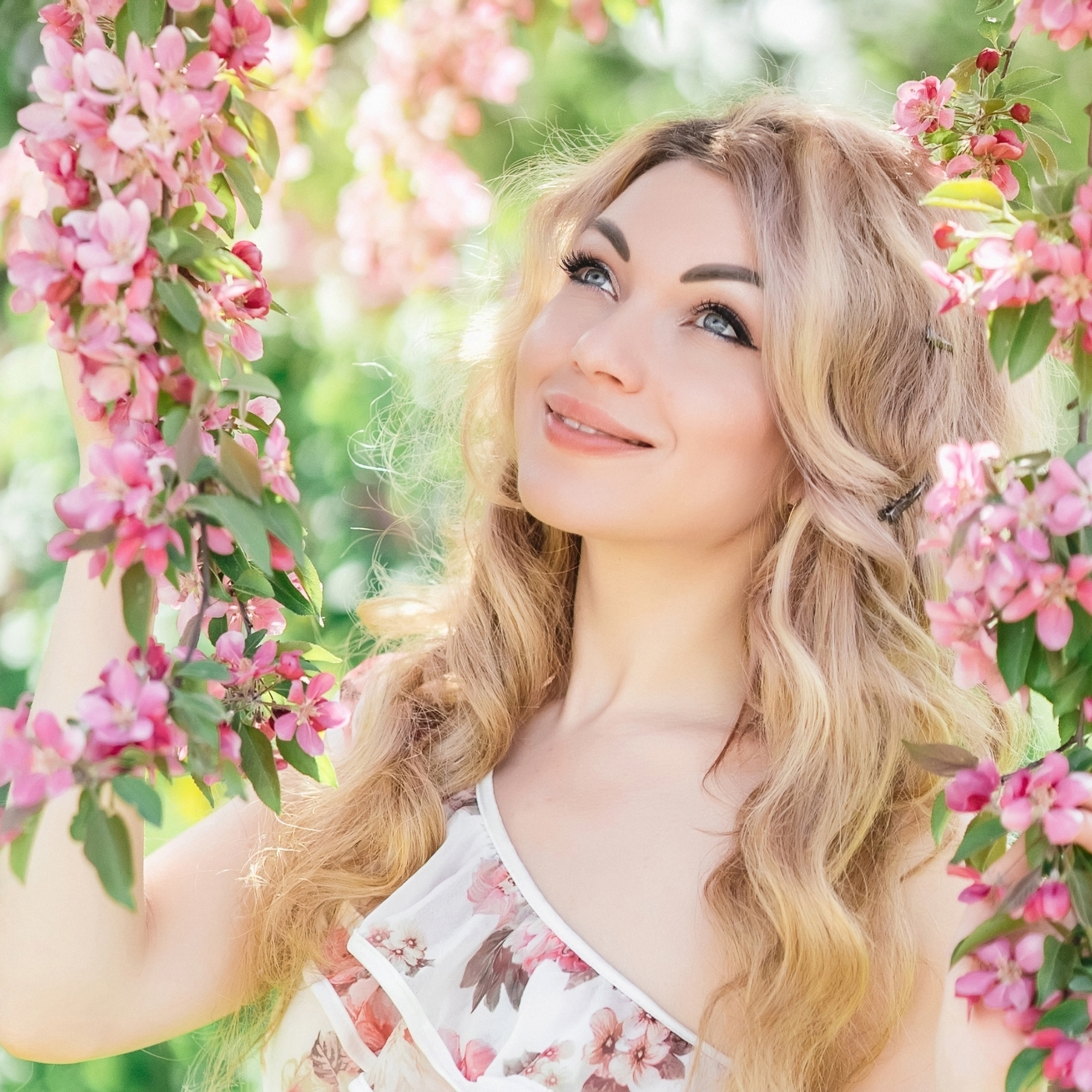 Фотосессия в цветущем саду — Маргарита