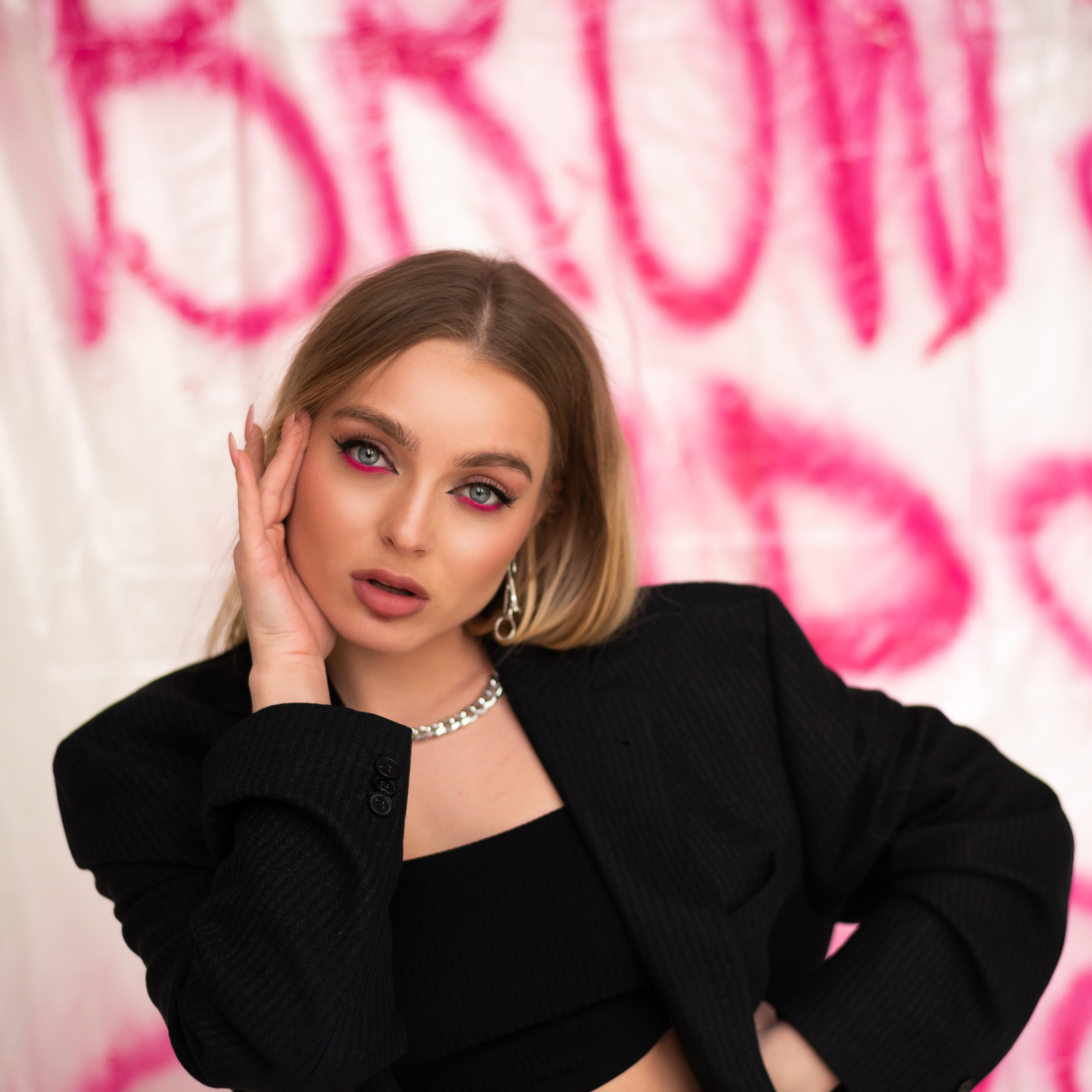 Аня (beauty-мастер)