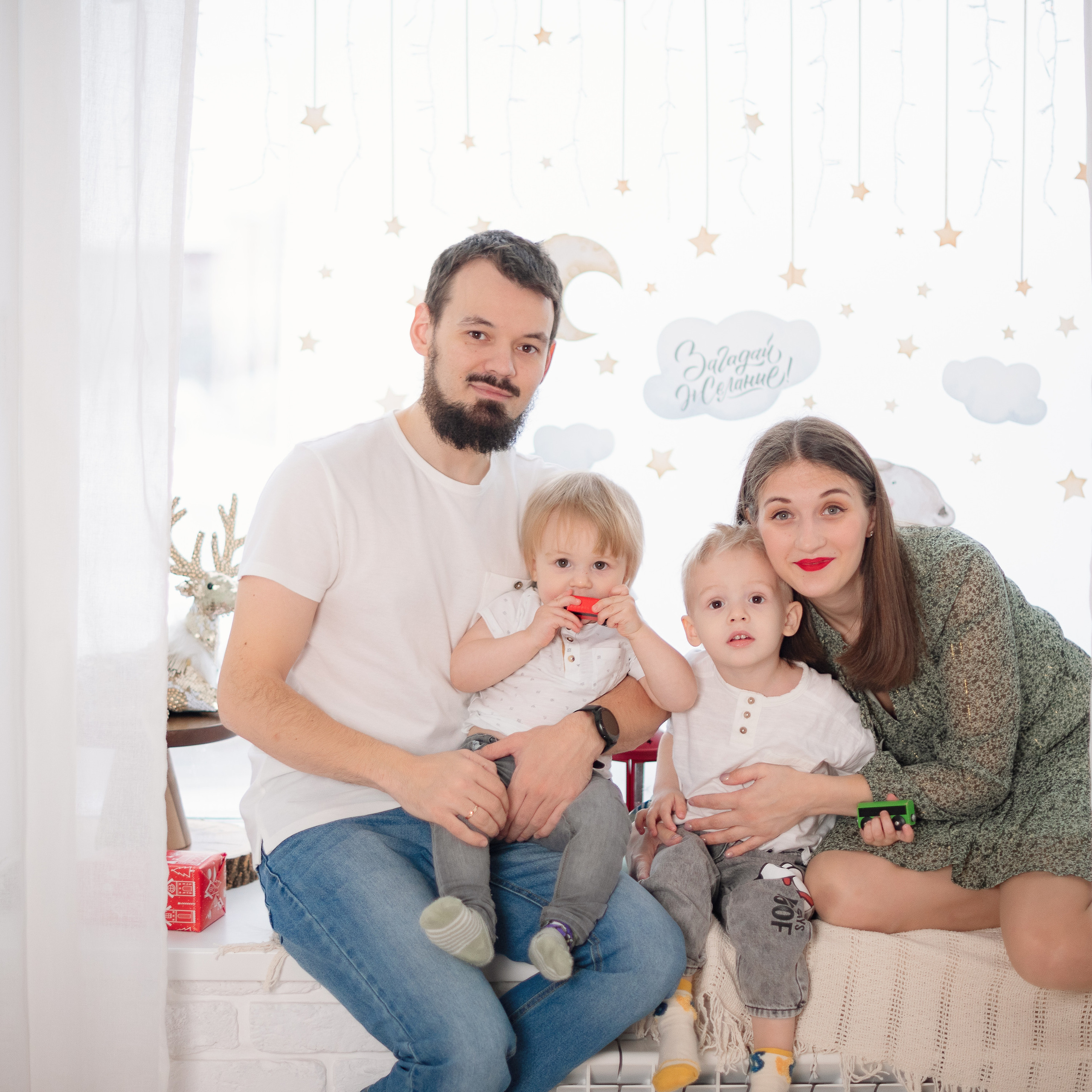 Семейная фотосессия в фотостудии Lime