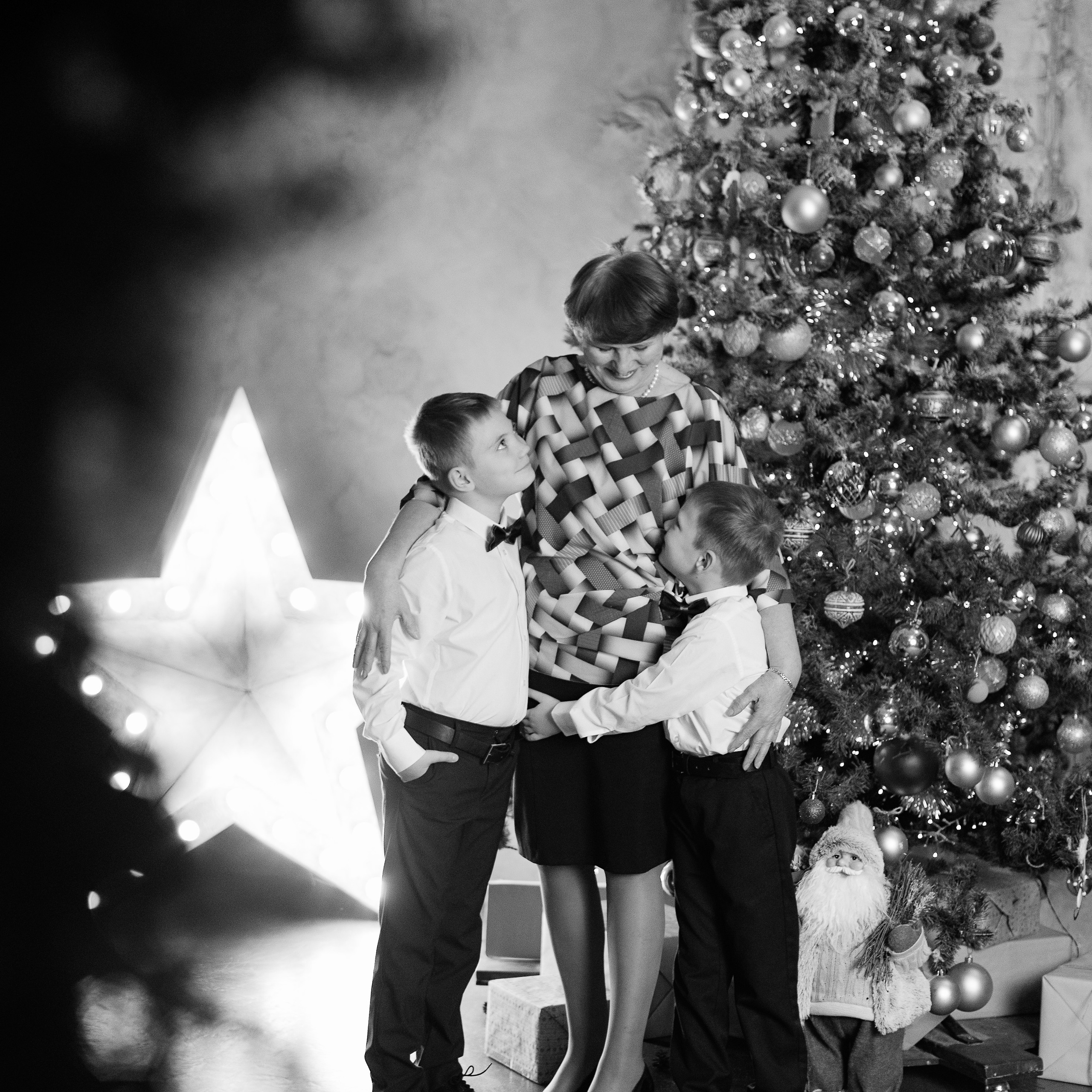 Семейная в фотостудии Питер. Зал кухня-гостинная.