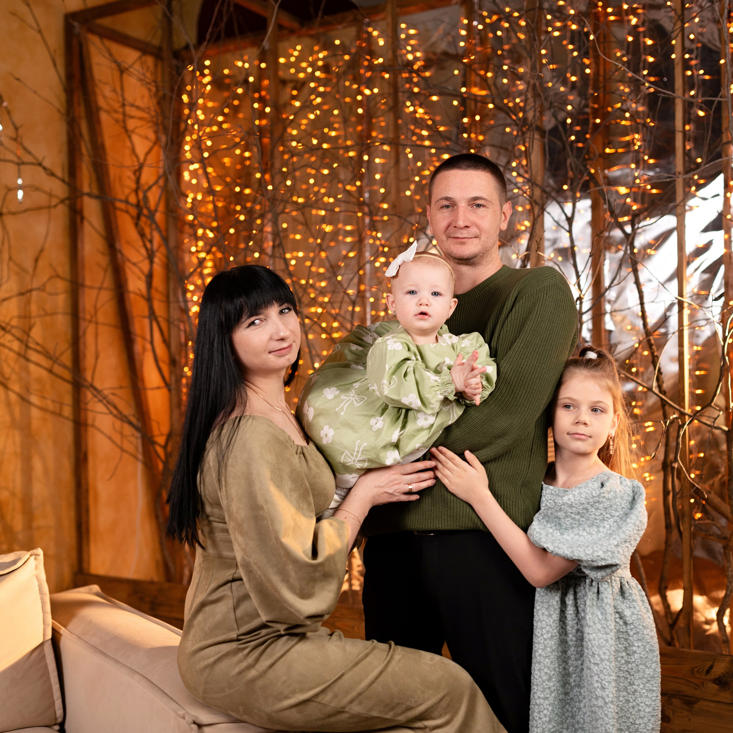 Семейная фотосессия в зале Невский фотостудии Питер