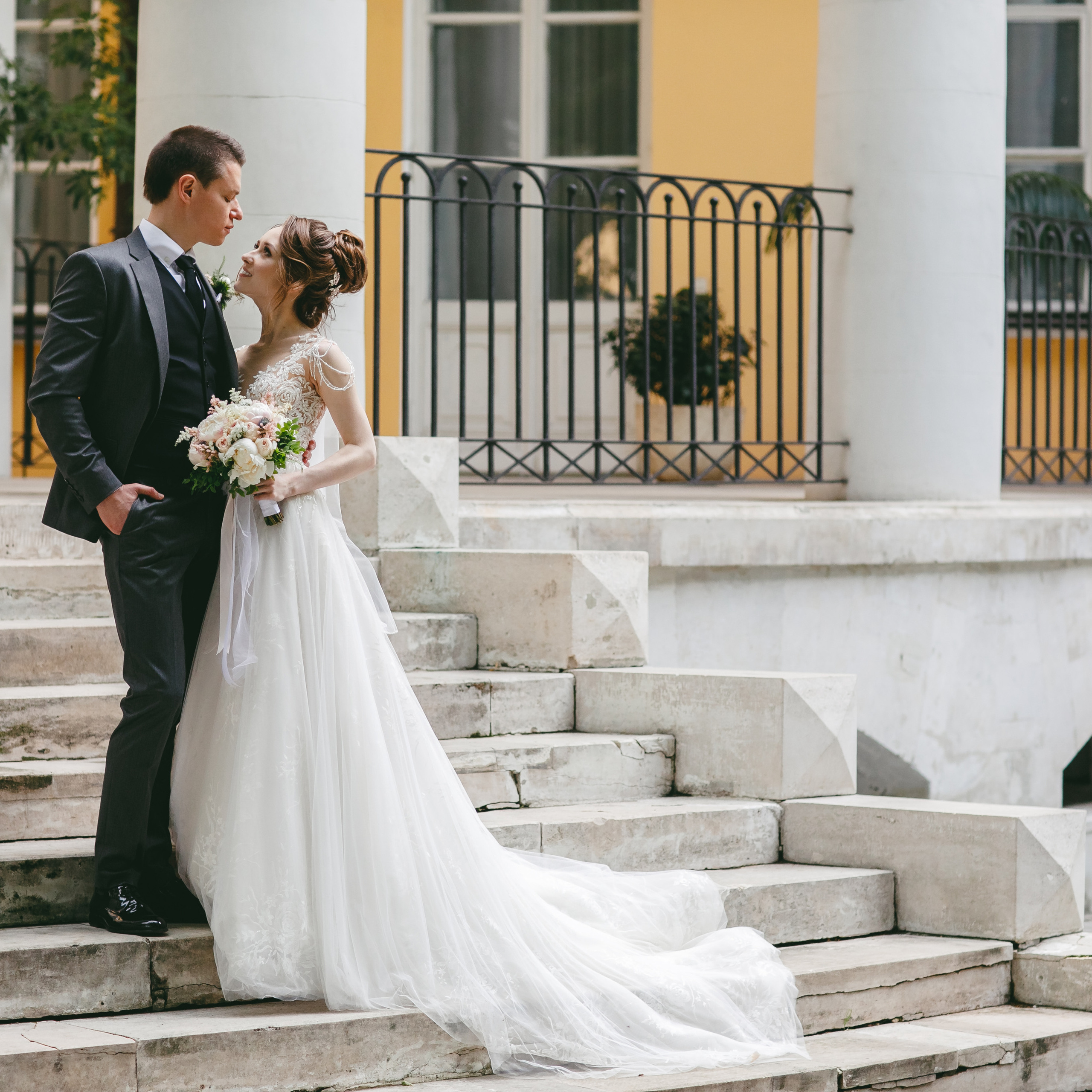 Роман и Моника