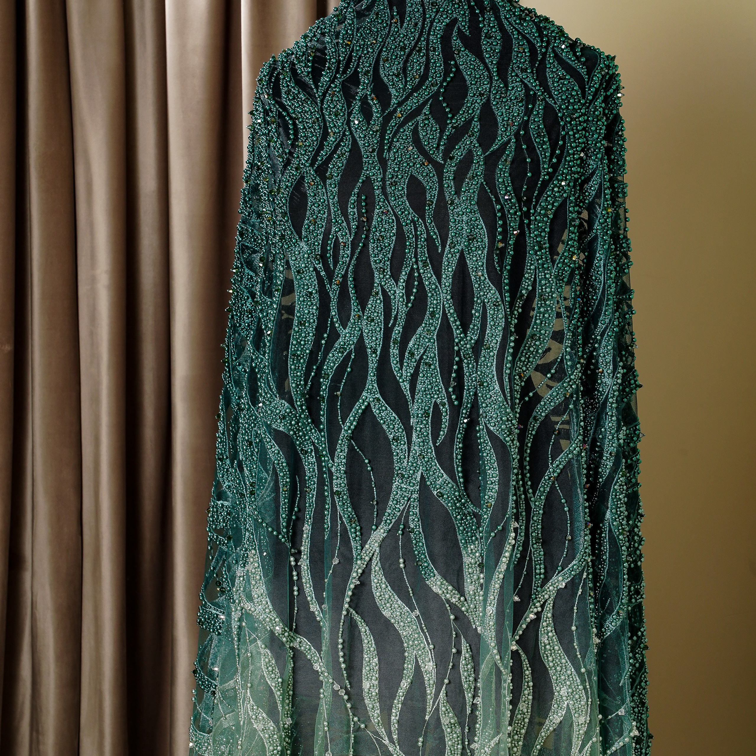 ELIE SAAB - LEBANON - Т61 - ШИРИНА 1,35 - 1,40 - ОМБРЕ - 2,35