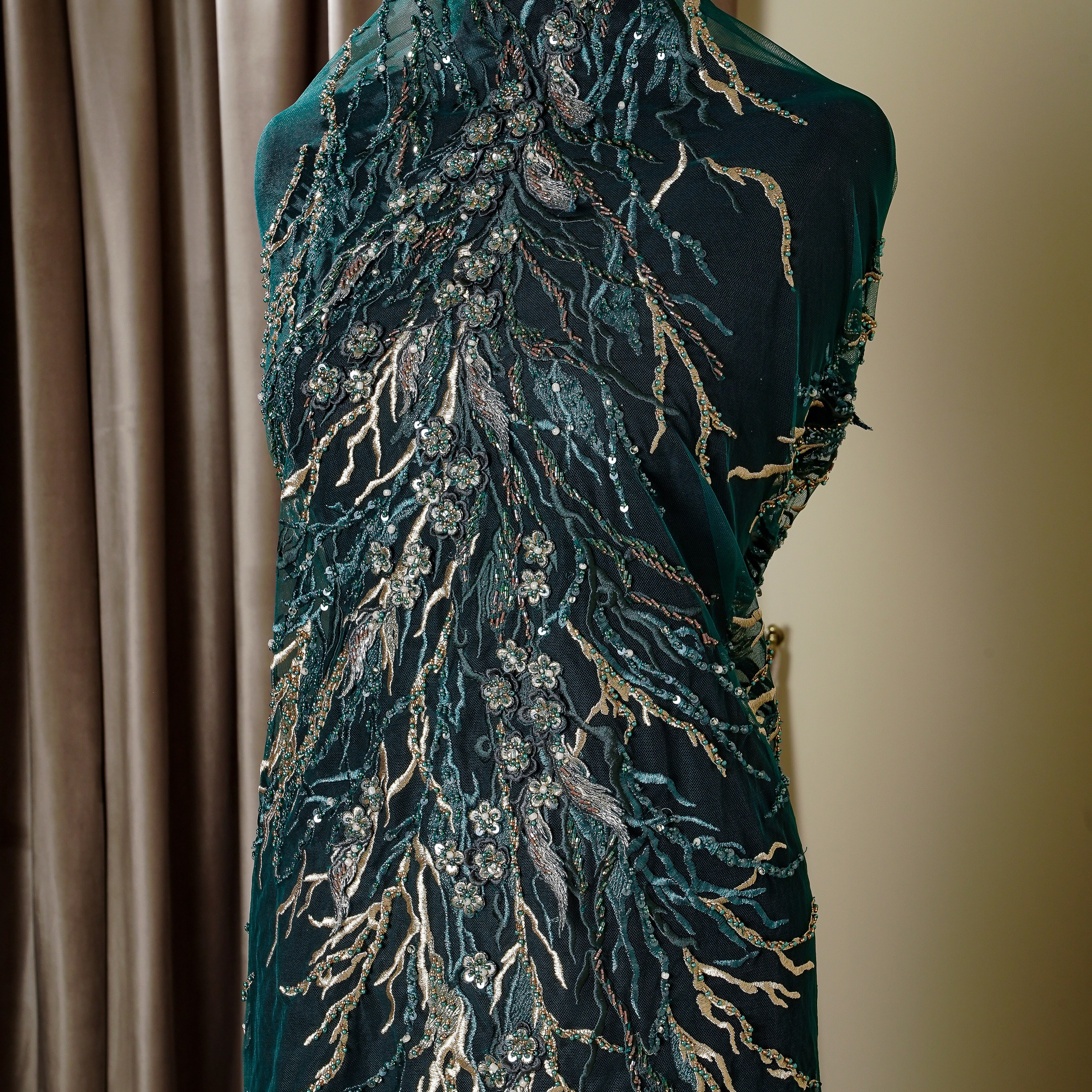 ELIE SAAB - LEBANON - Т60 - ШИРИНА 1,40 - ИЗУМРУД - 2,10 ; В 0,40 ; В 0,35