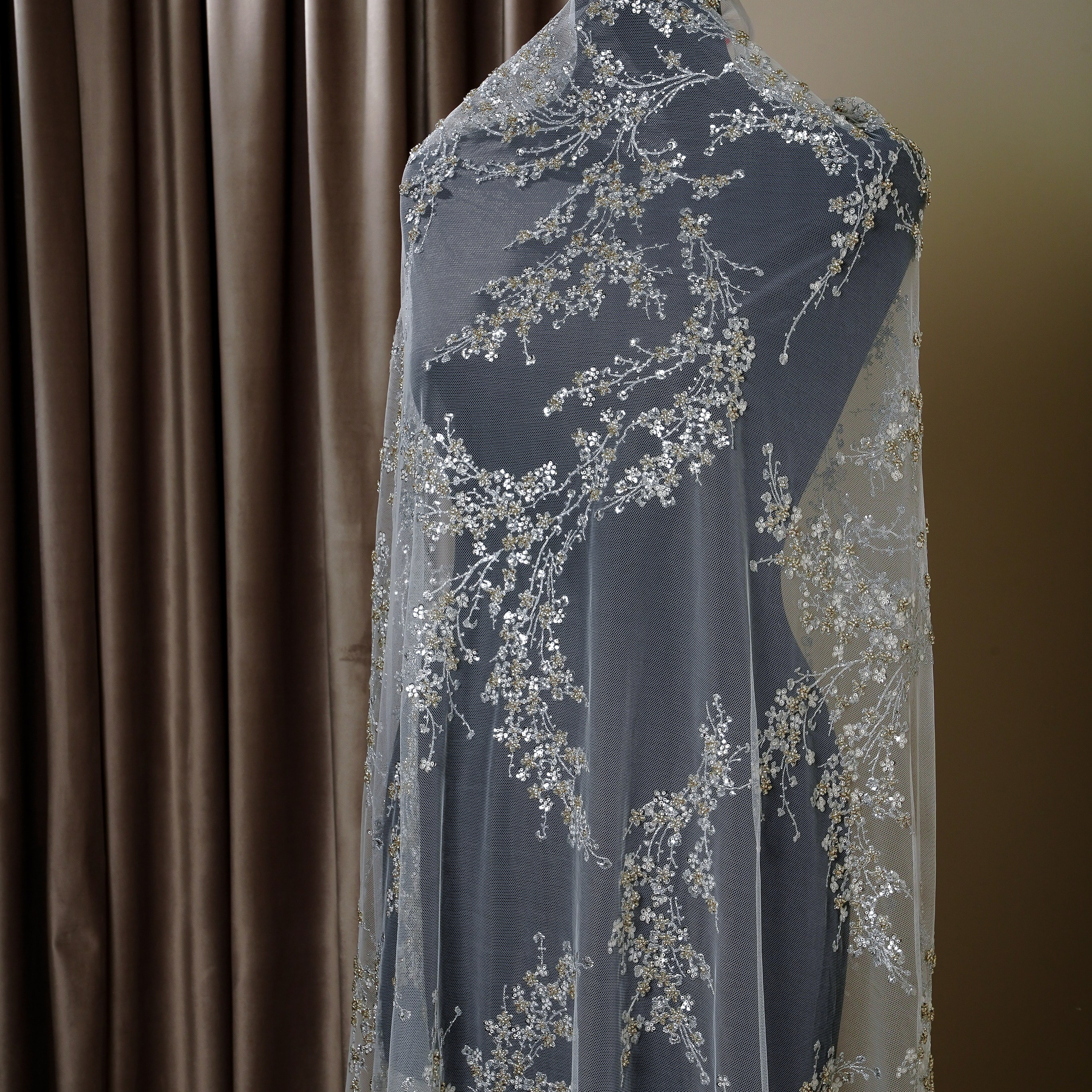 LIHI HOD - TCRI236 - ШИРИНА 1,40 - СЕРЕБРО - 2,8 - 9500