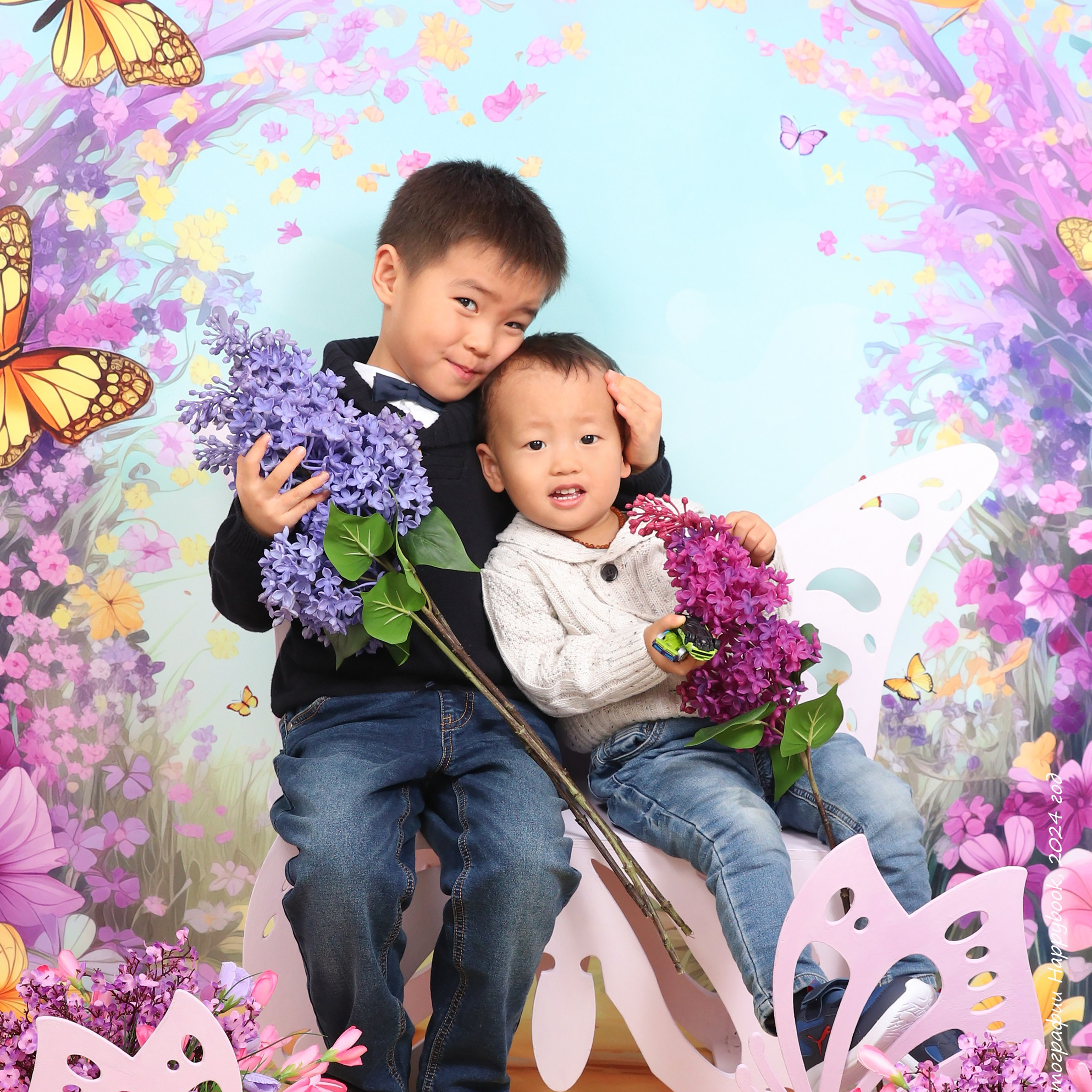 Отзывы и пожелания о Мастерской детской фотографии Happybook. Детский фотограф в Алматы, виньетки, выпускной альбом Алматы