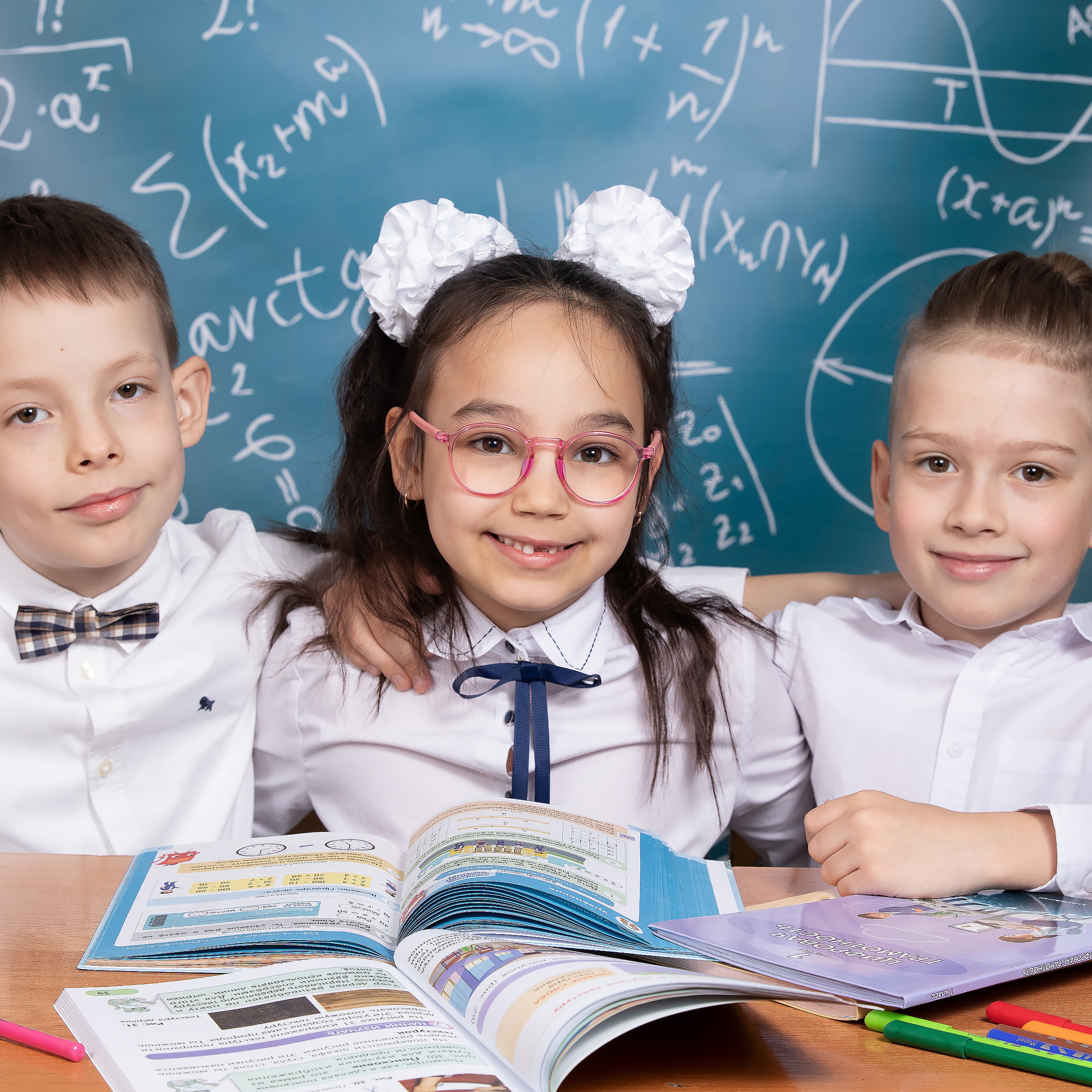 Отзывы и пожелания о Мастерской детской фотографии Happybook. Детский фотограф в Алматы, виньетки, выпускной альбом Алматы