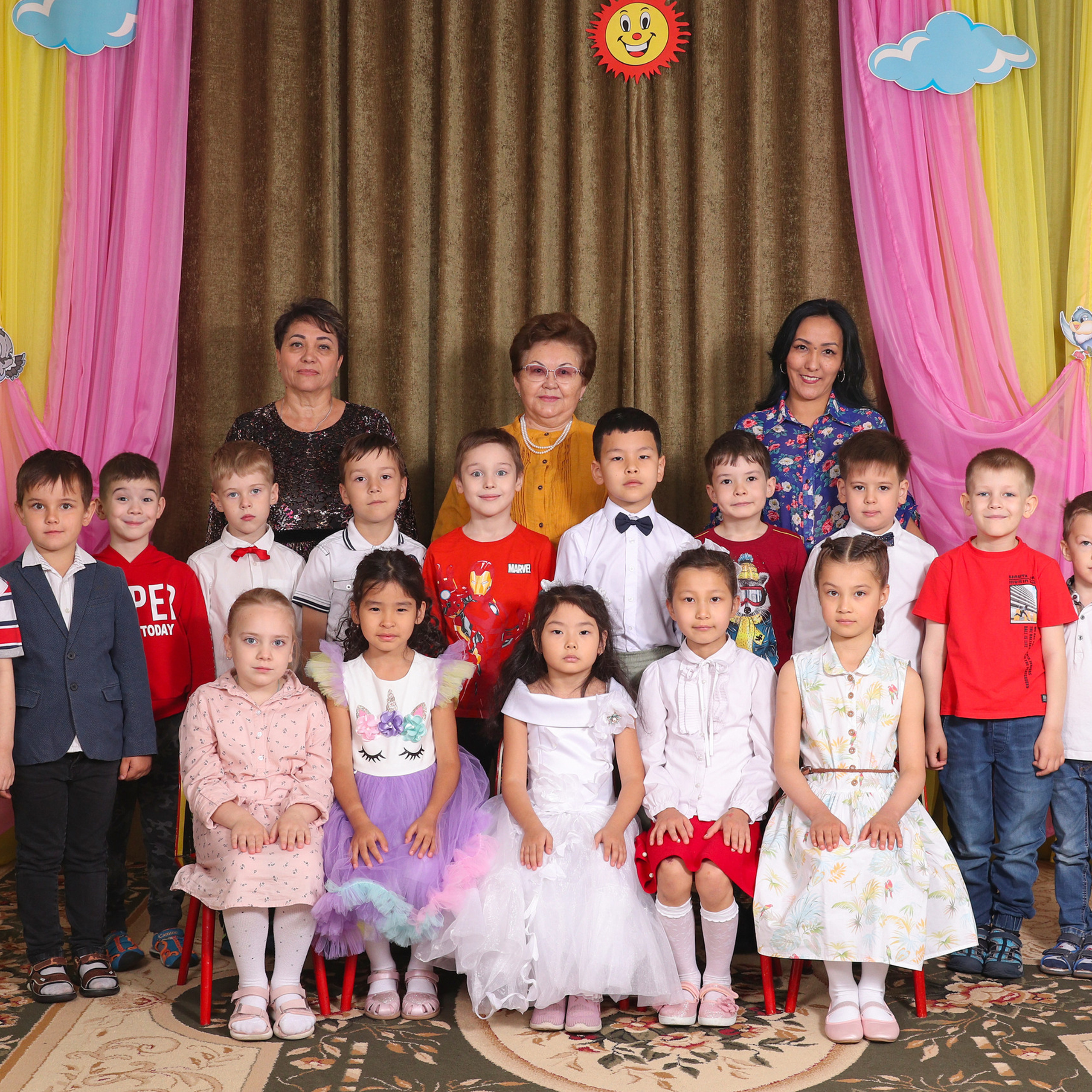 Отзывы и пожелания о Мастерской детской фотографии Happybook. Детский фотограф в Алматы, виньетки, выпускной альбом Алматы