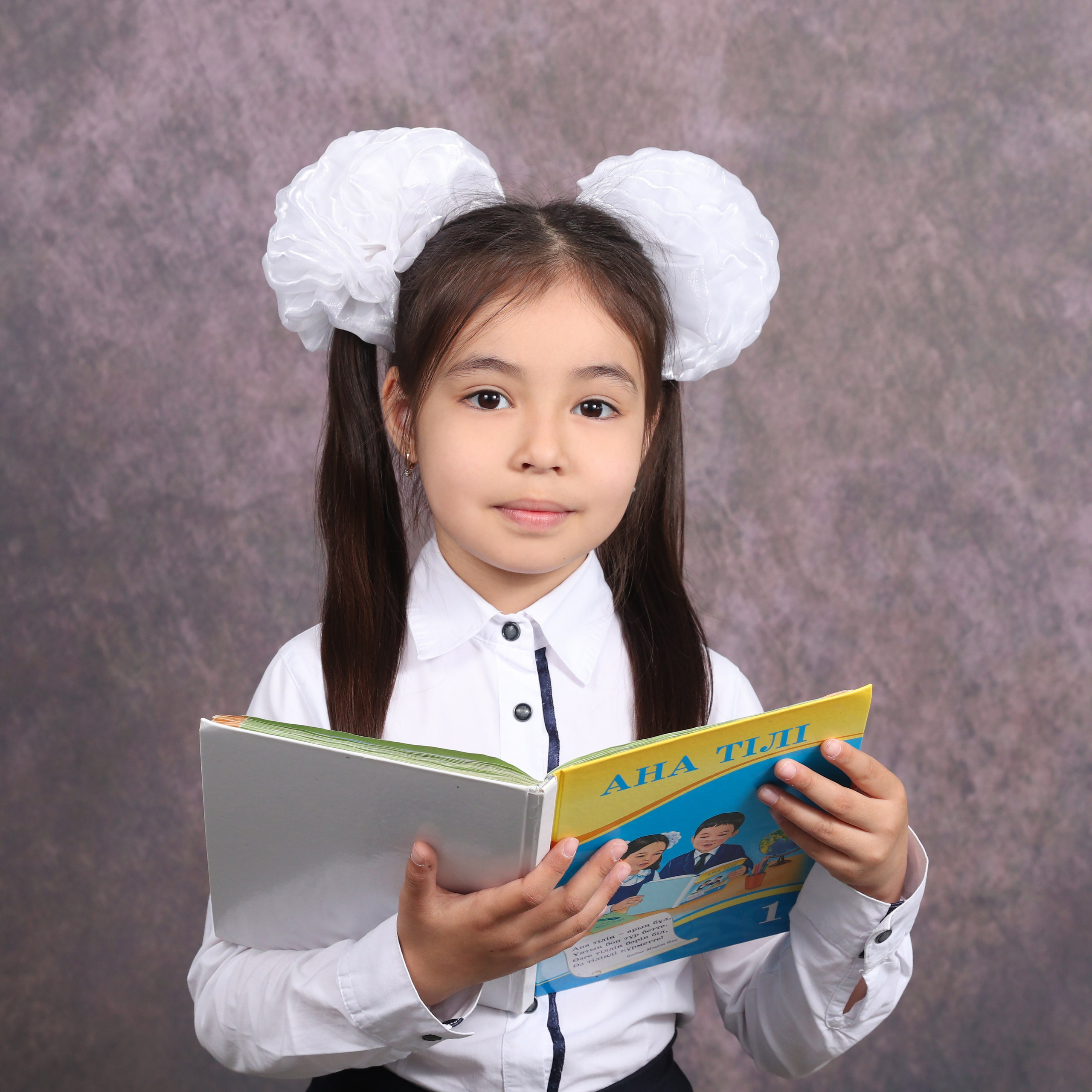 Отзывы и пожелания о Мастерской детской фотографии Happybook. Детский фотограф в Алматы, виньетки, выпускной альбом Алматы