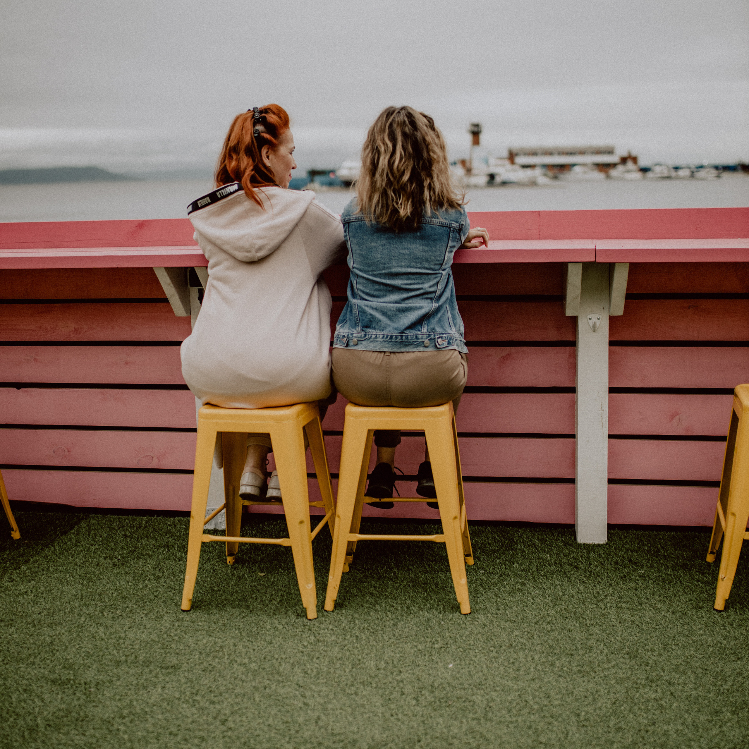 Катя с мамой