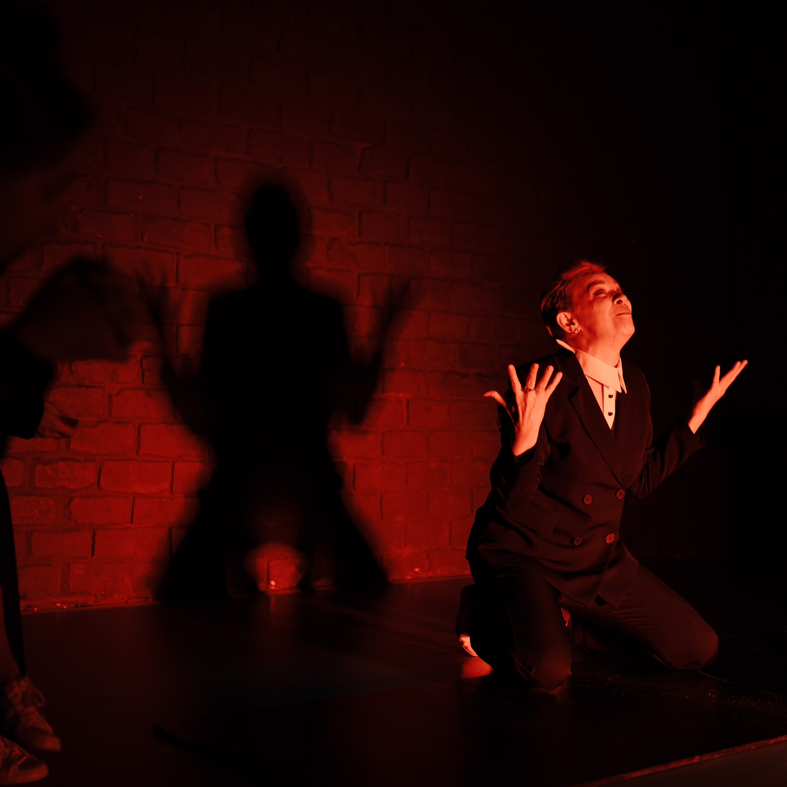 Спектакль «ЧЕЛОВЕЧКИ». Арт-пространство «Свои»