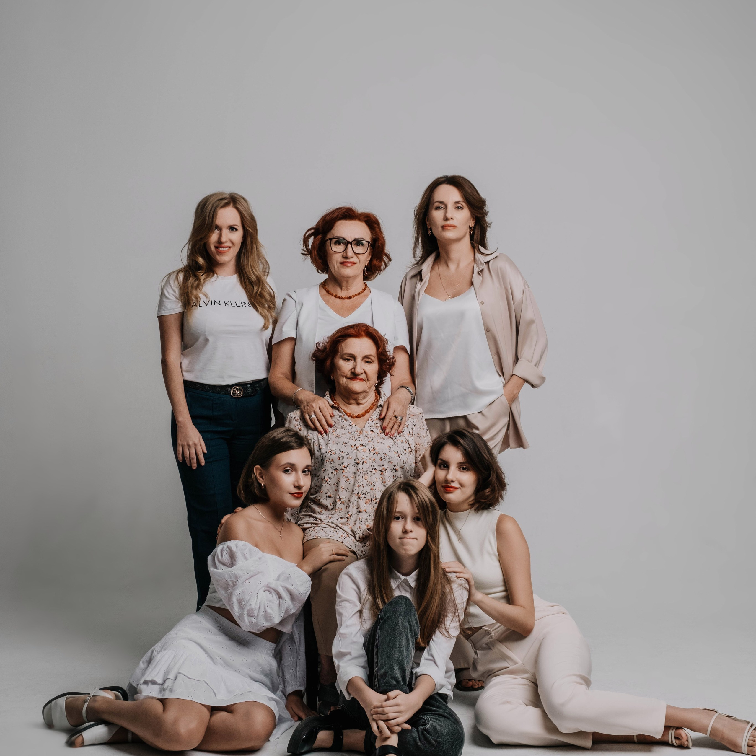 4 поколения женщин