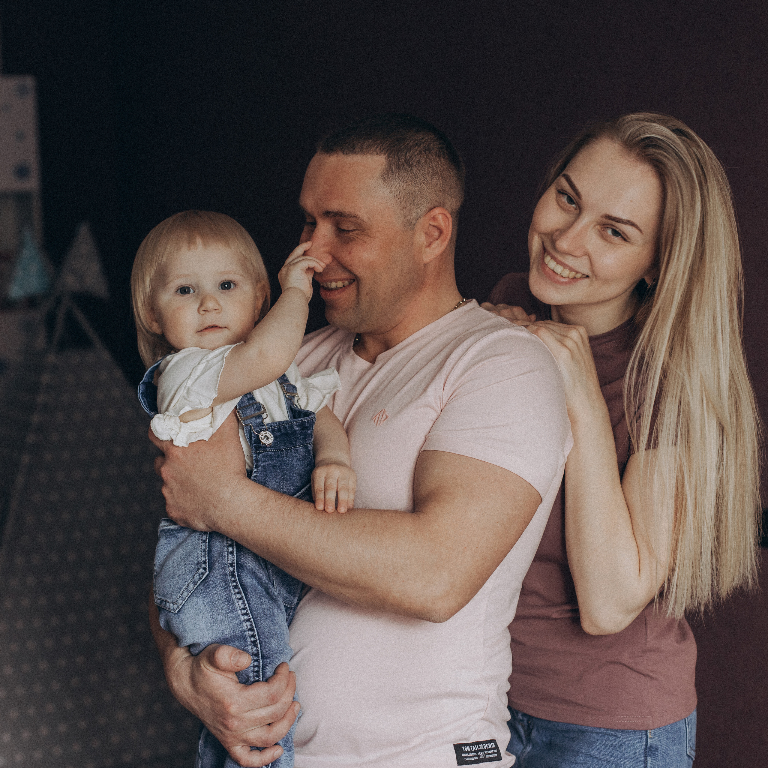 Непоседа Злата. Фотограф Катя Курк семейная фотография