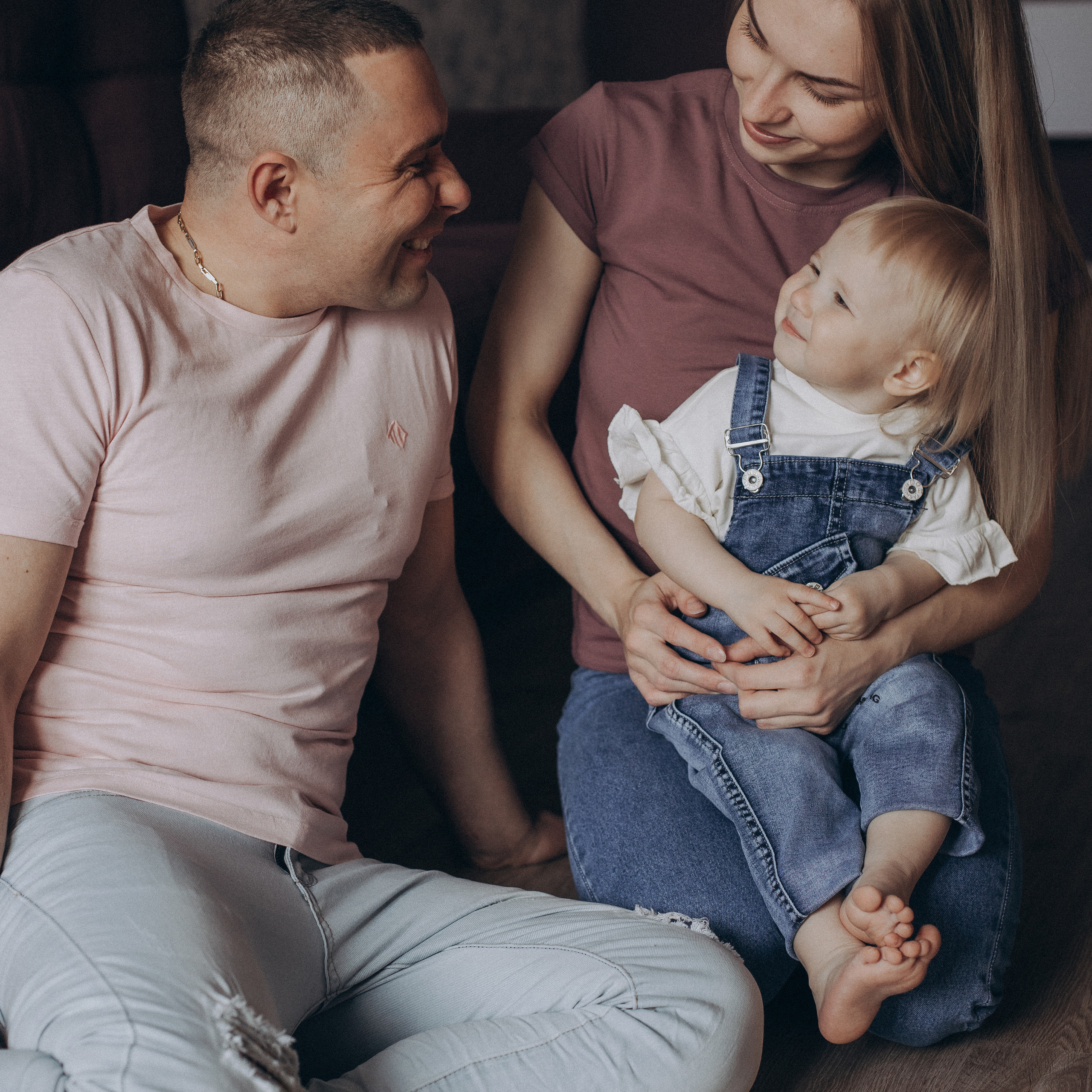 Непоседа Злата. Фотограф Катя Курк семейная фотография