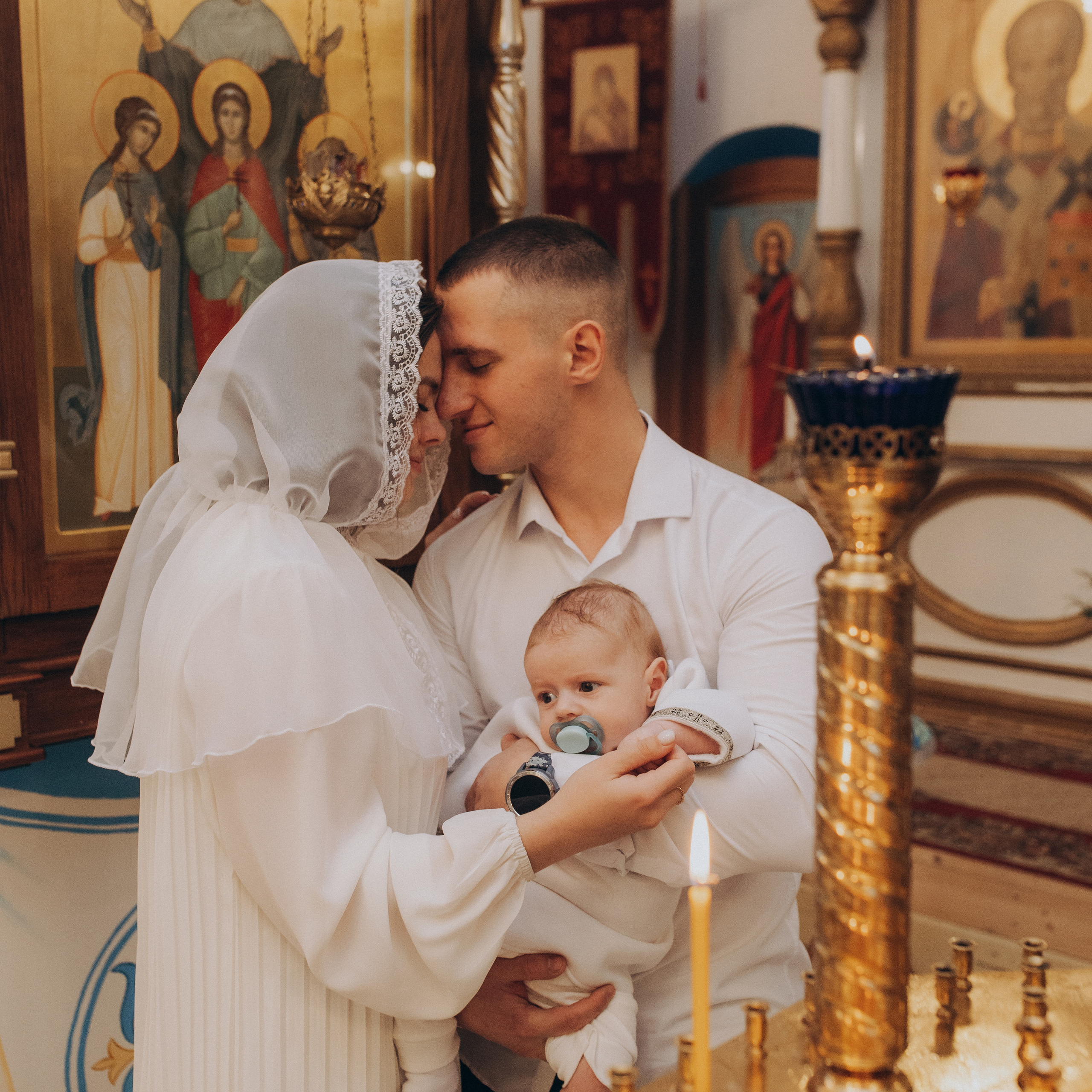 Крещение Тимофея. Фотограф Катя Курк семейная lifestyle фотография