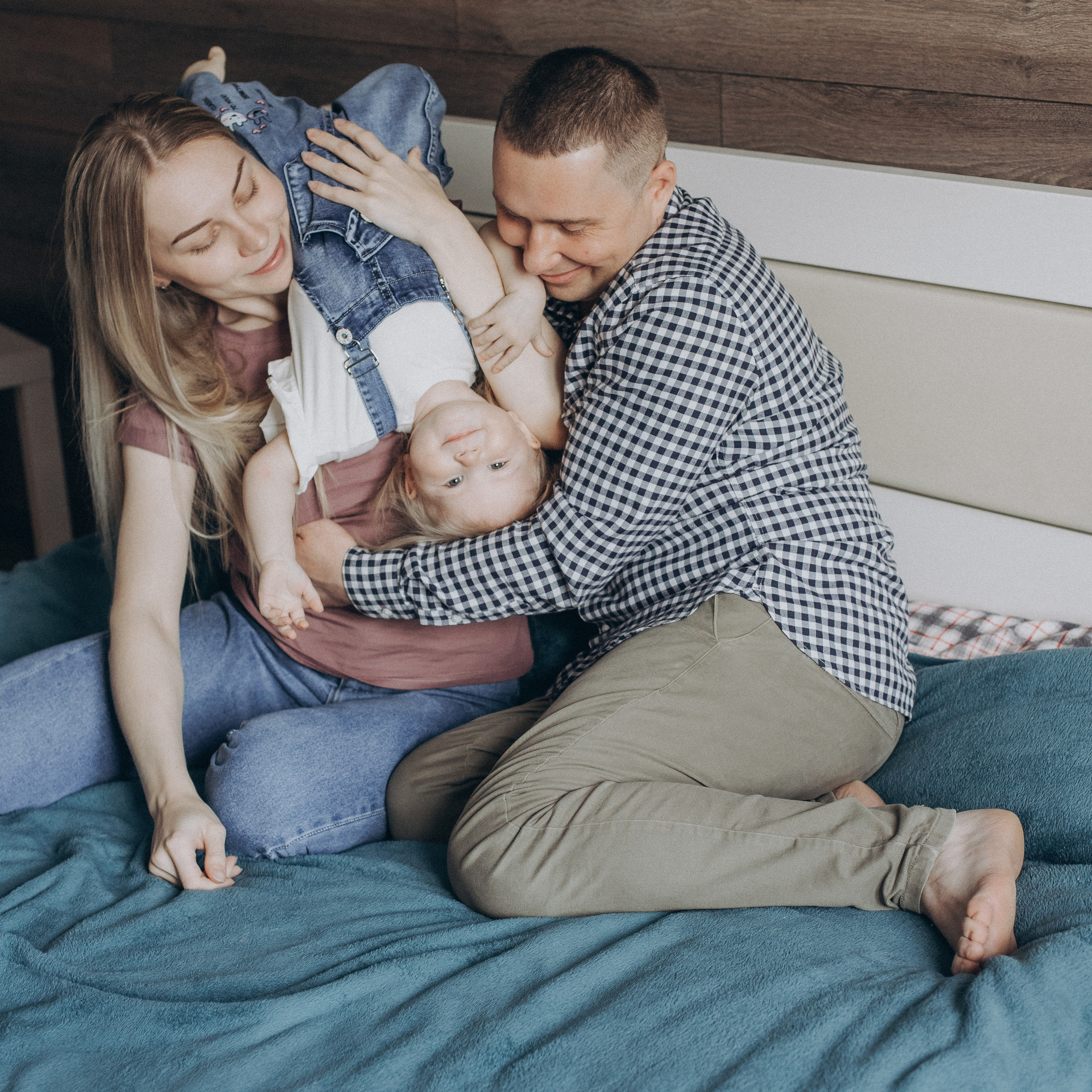 Непоседа Злата. Фотограф Катя Курк семейная фотография