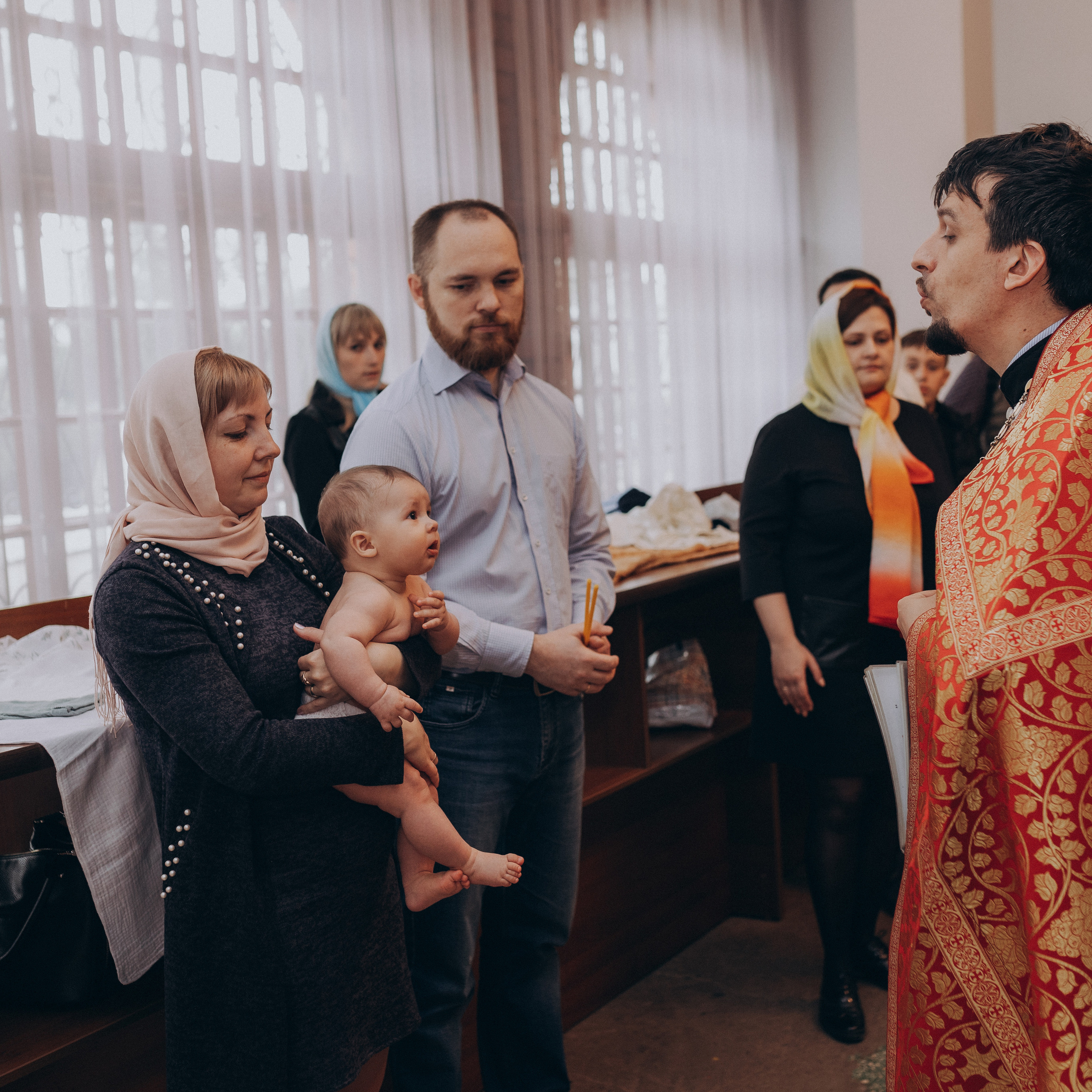 Крещение Проши. Фотограф Катя Курк семейная lifestyle фотография