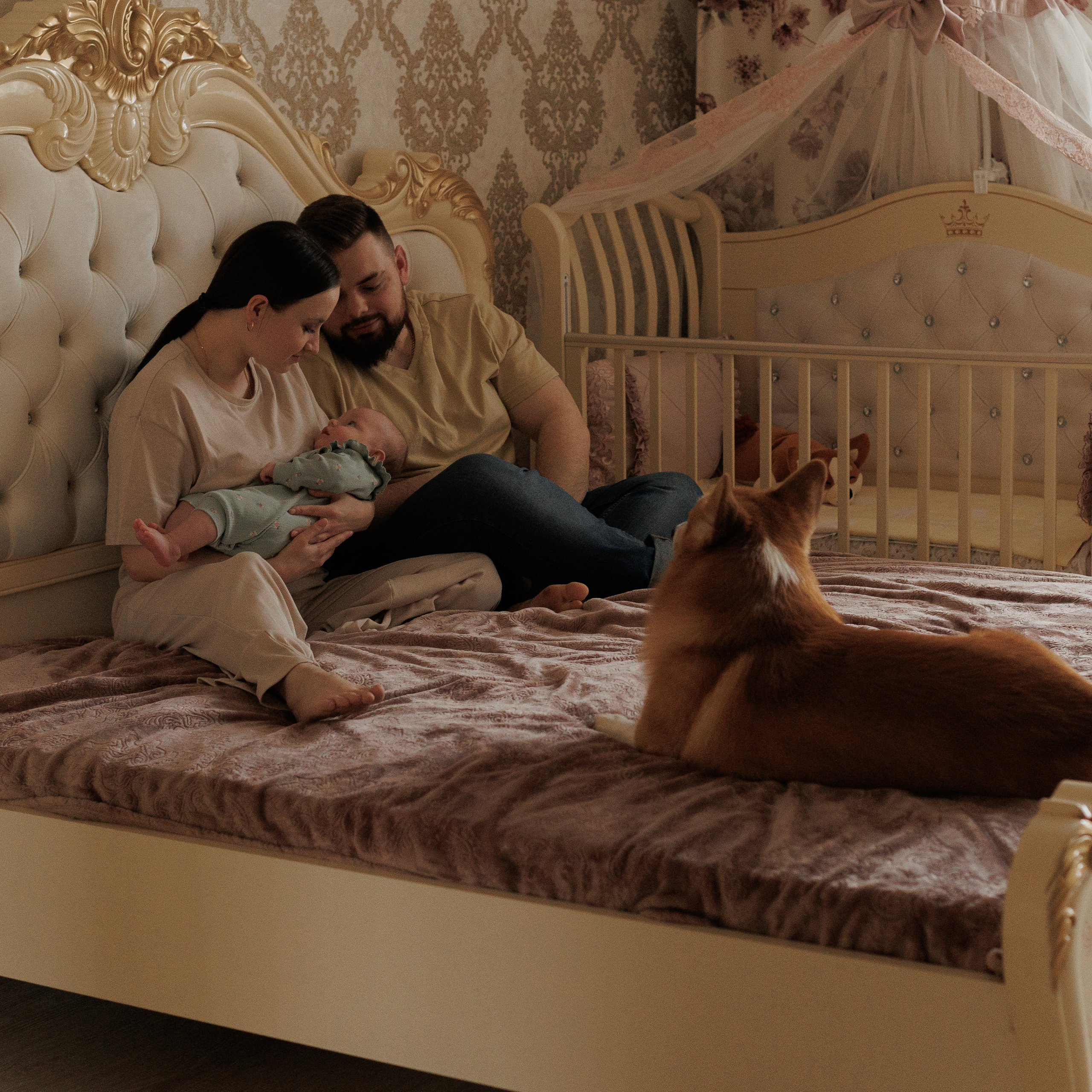 Вероника, мама, папа и Мирон. Фотограф Катя Курк семейная lifestyle фотография