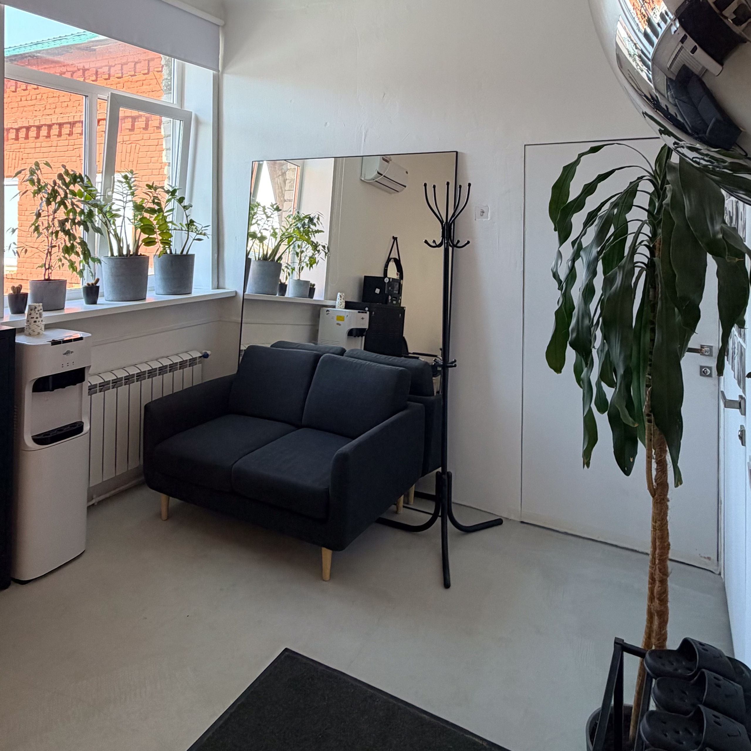 Ленинградская 29. Self-portrait studio in Samara